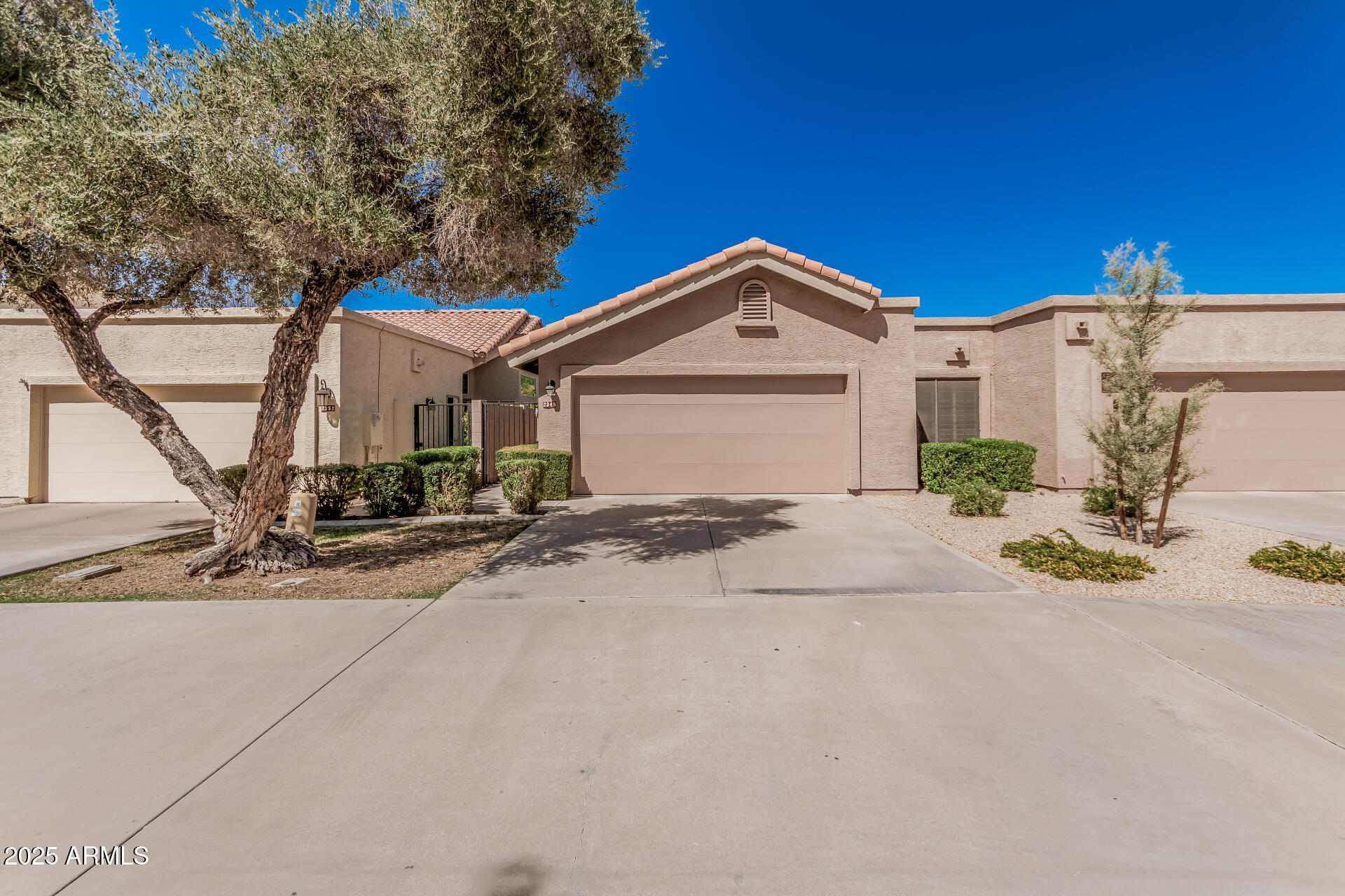 2348 W COMSTOCK Drive