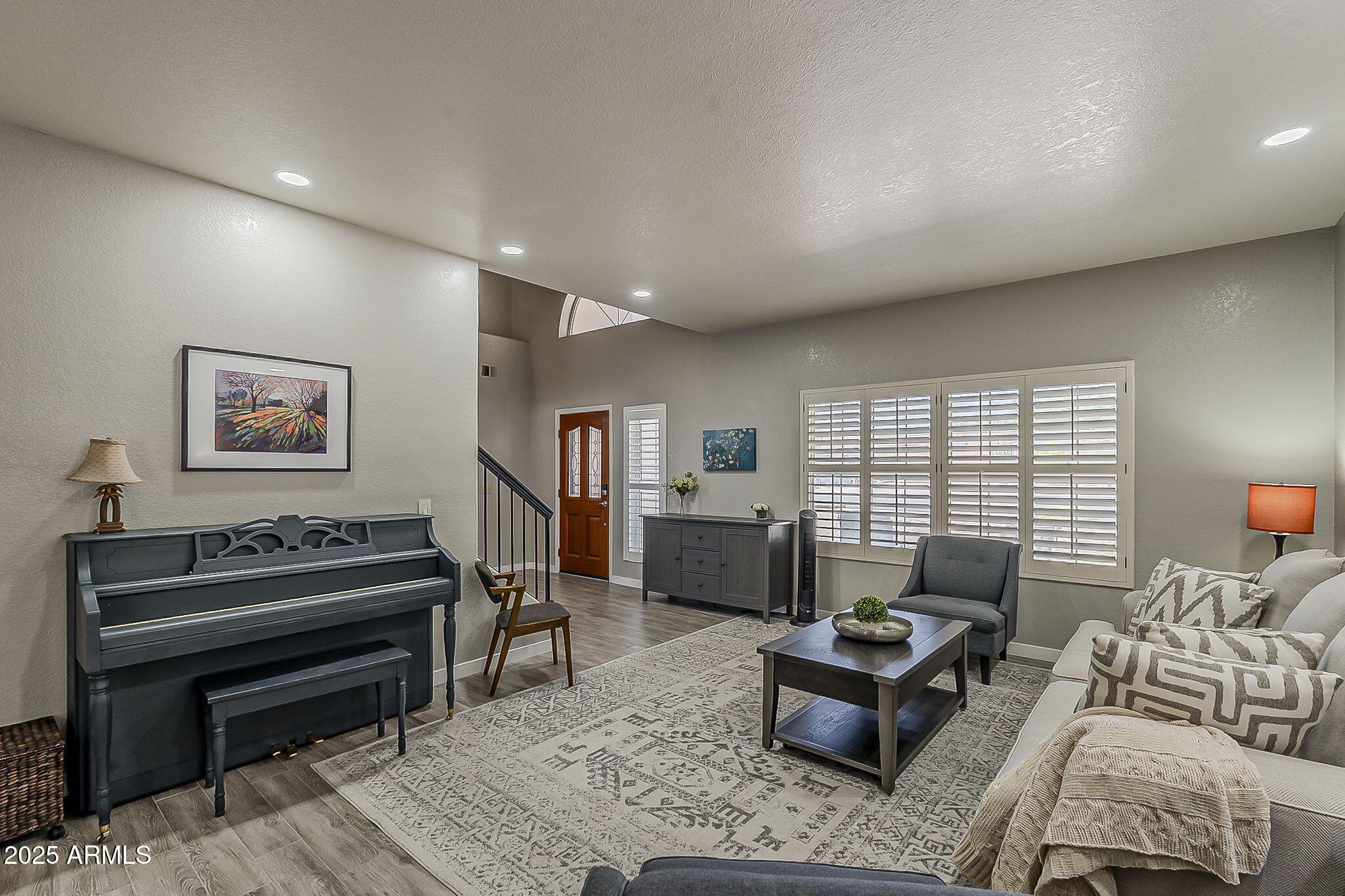 2029 E LODGE Drive