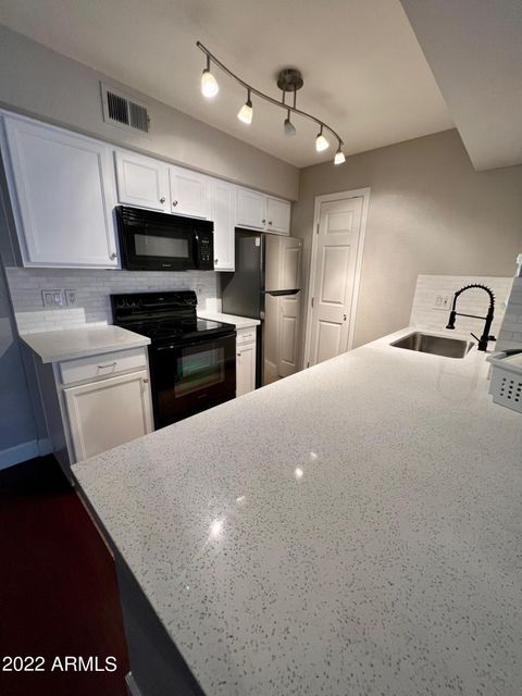 Property photo of 2625 E Indian School Road 101, Phoenix, AZ 85016