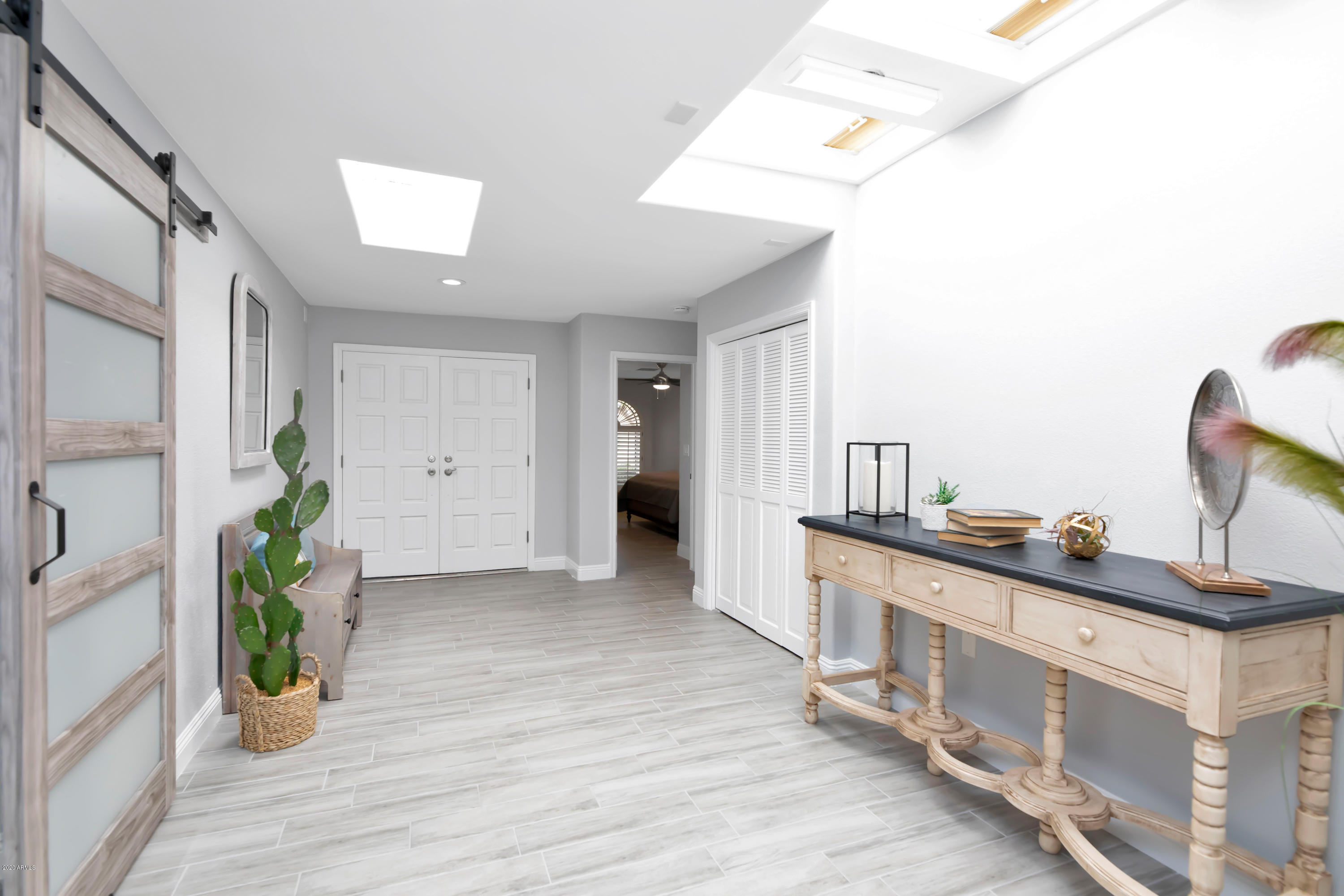 7650 N VIA DE FONDA --