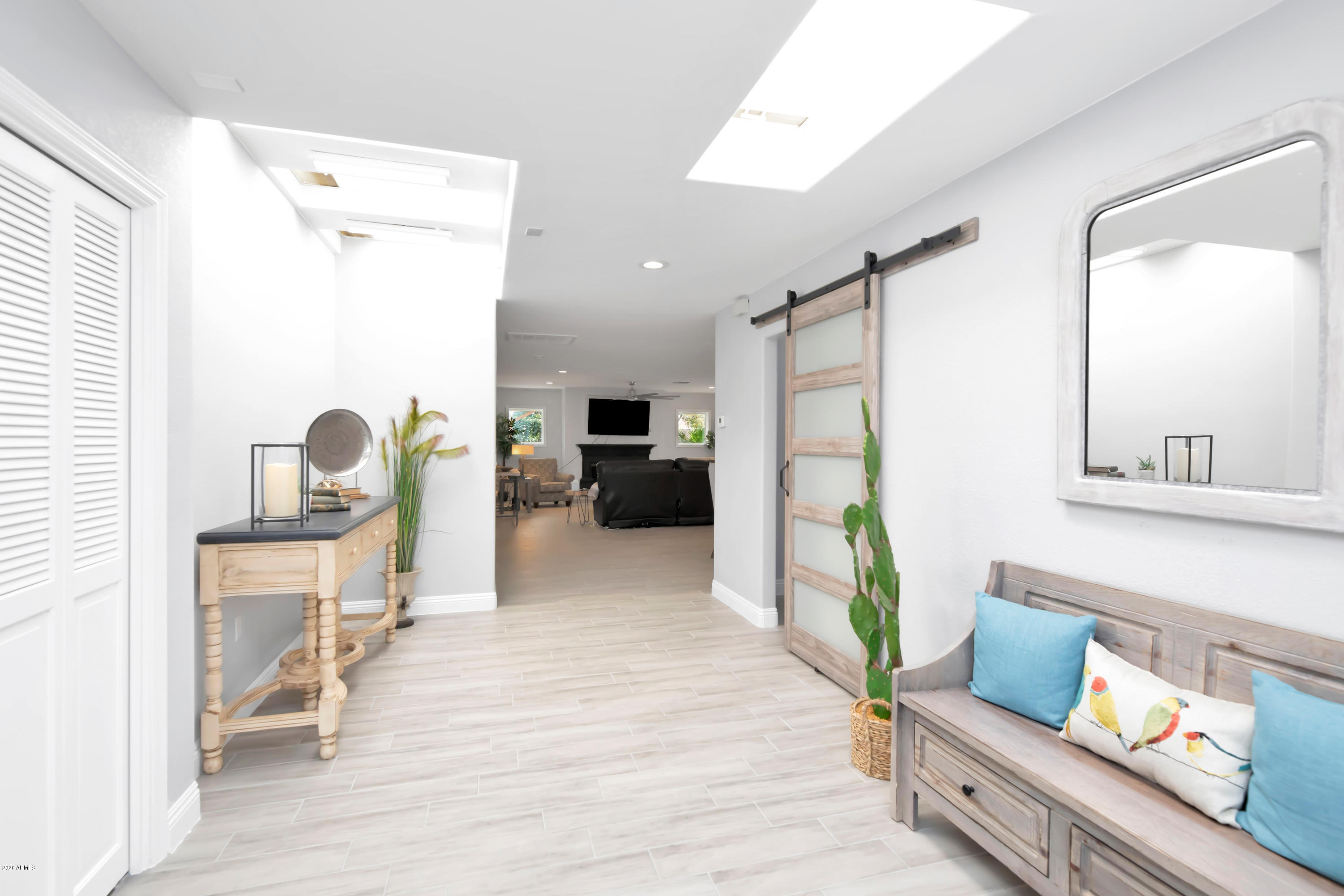 7650 N VIA DE FONDA --