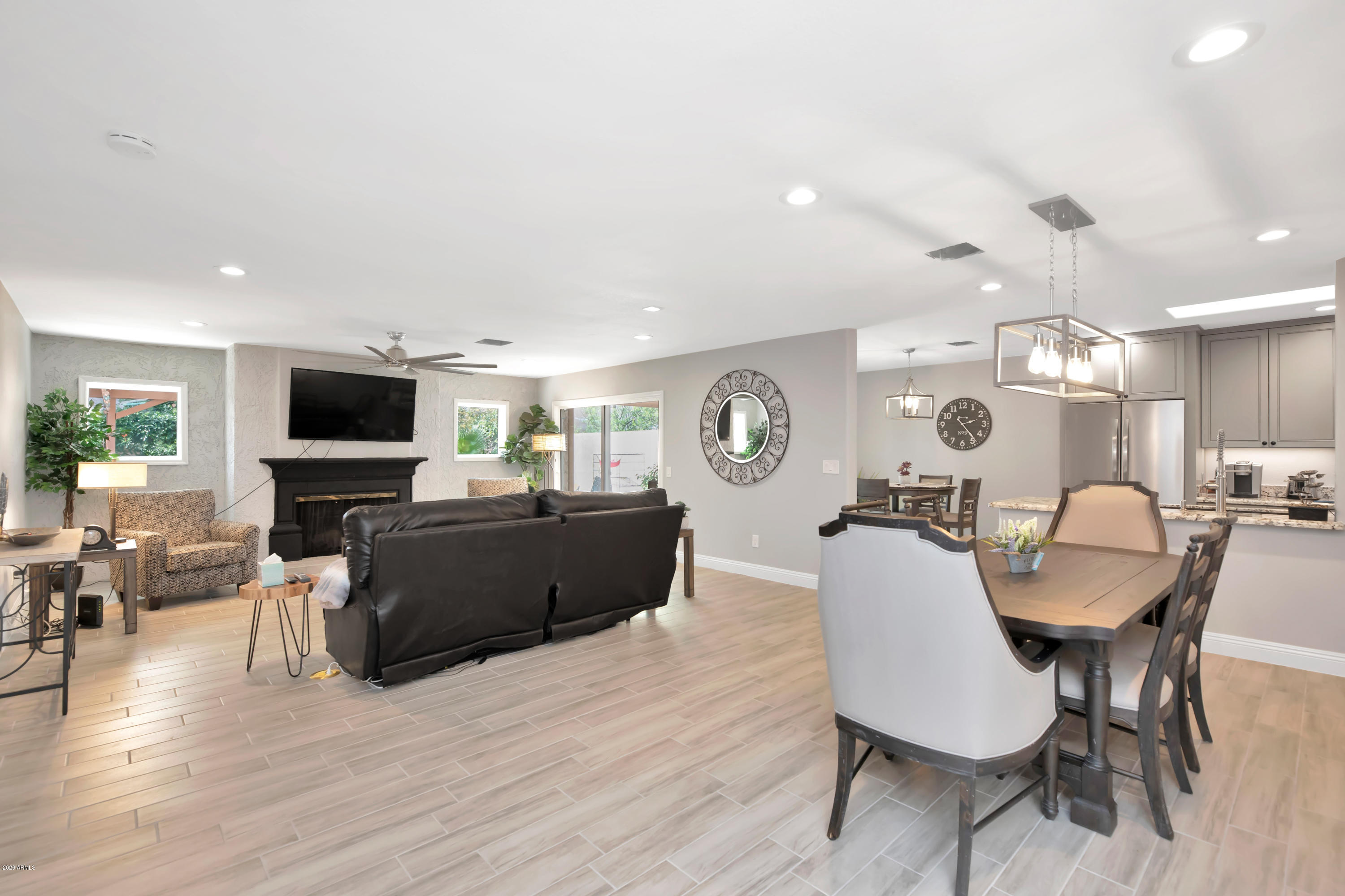 7650 N VIA DE FONDA --