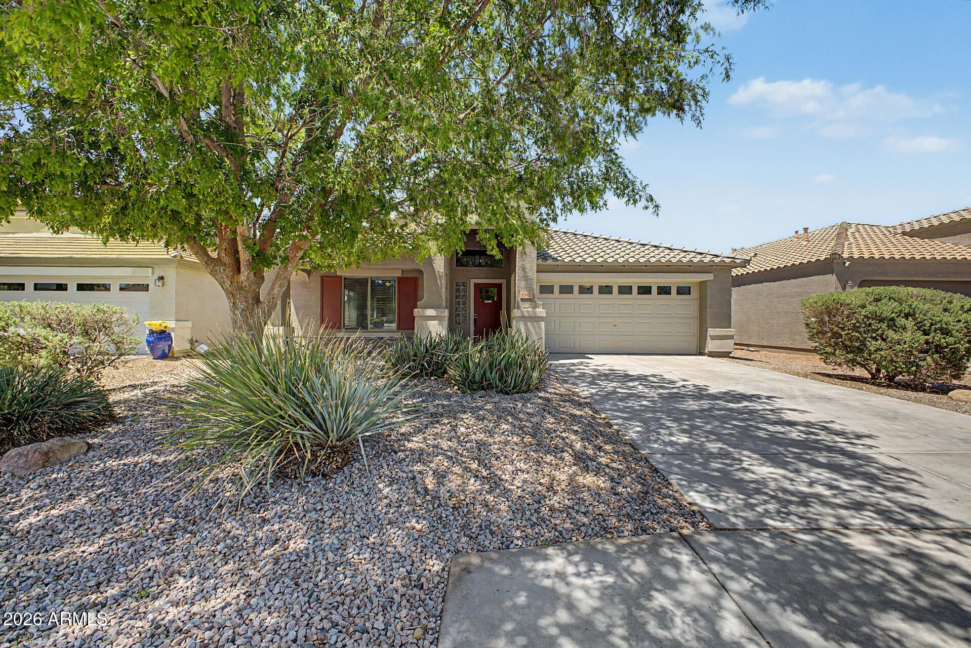 1362 E ANGELINE Avenue
