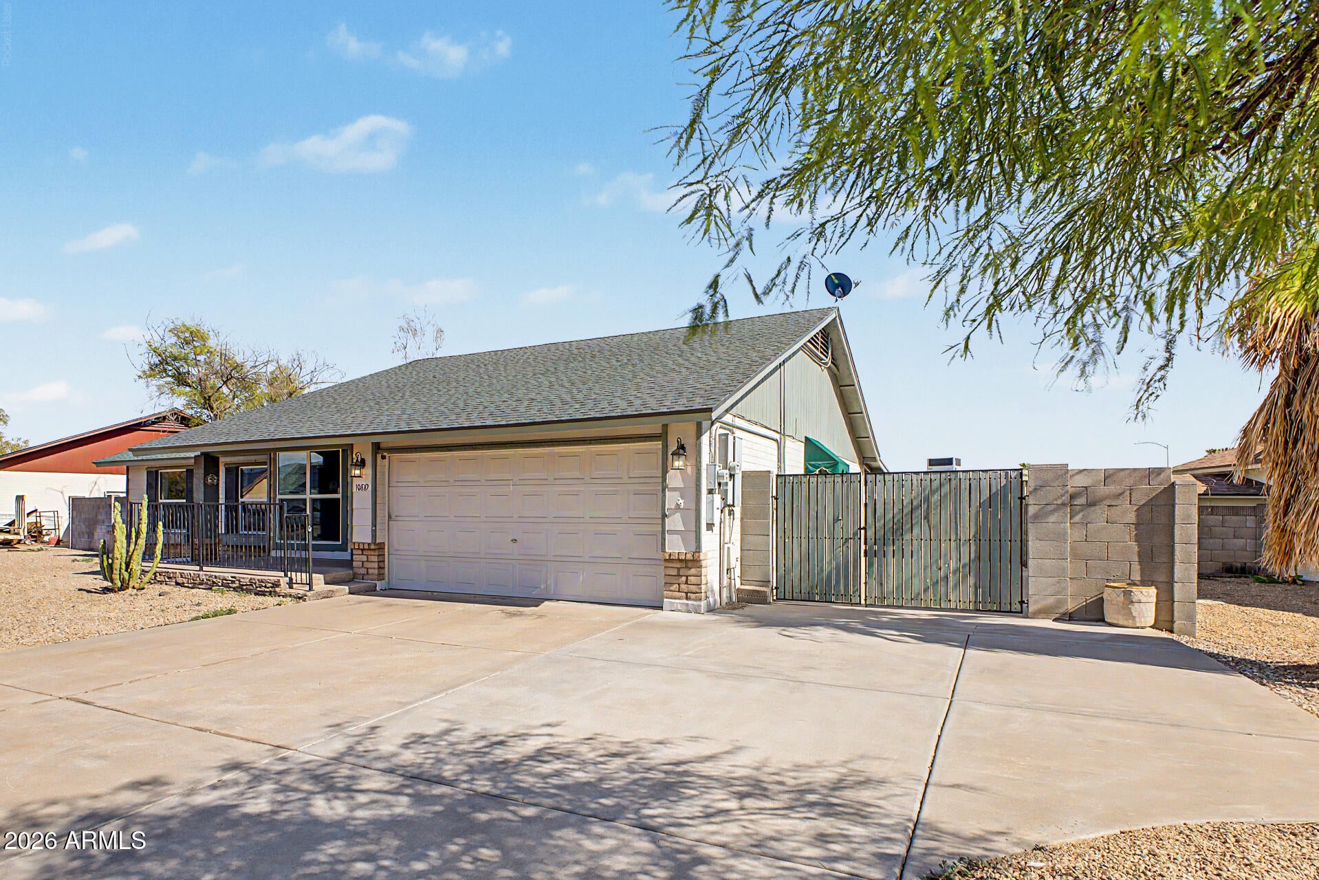 10819 W FRIER Drive