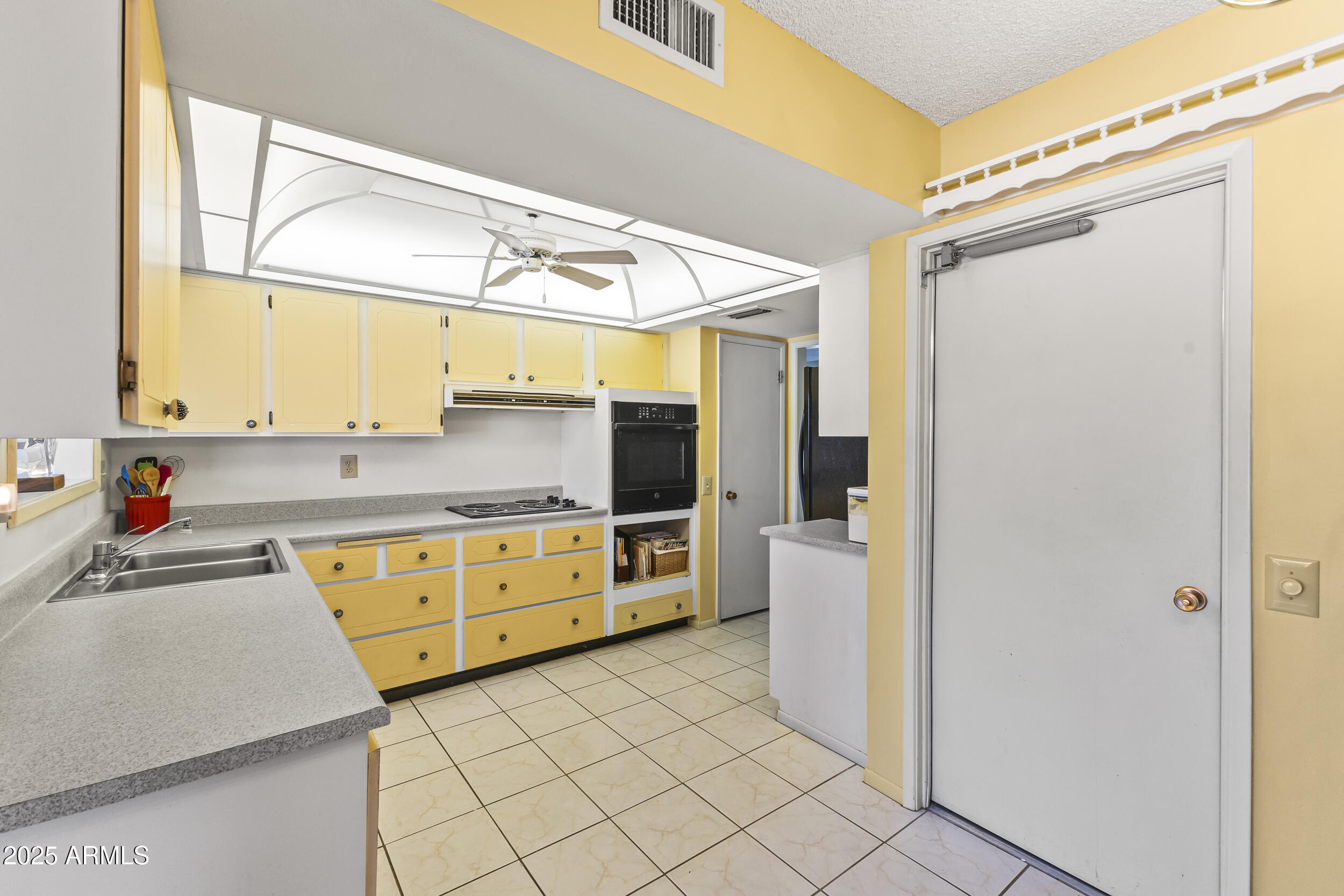 12910 W MAPLEWOOD Drive