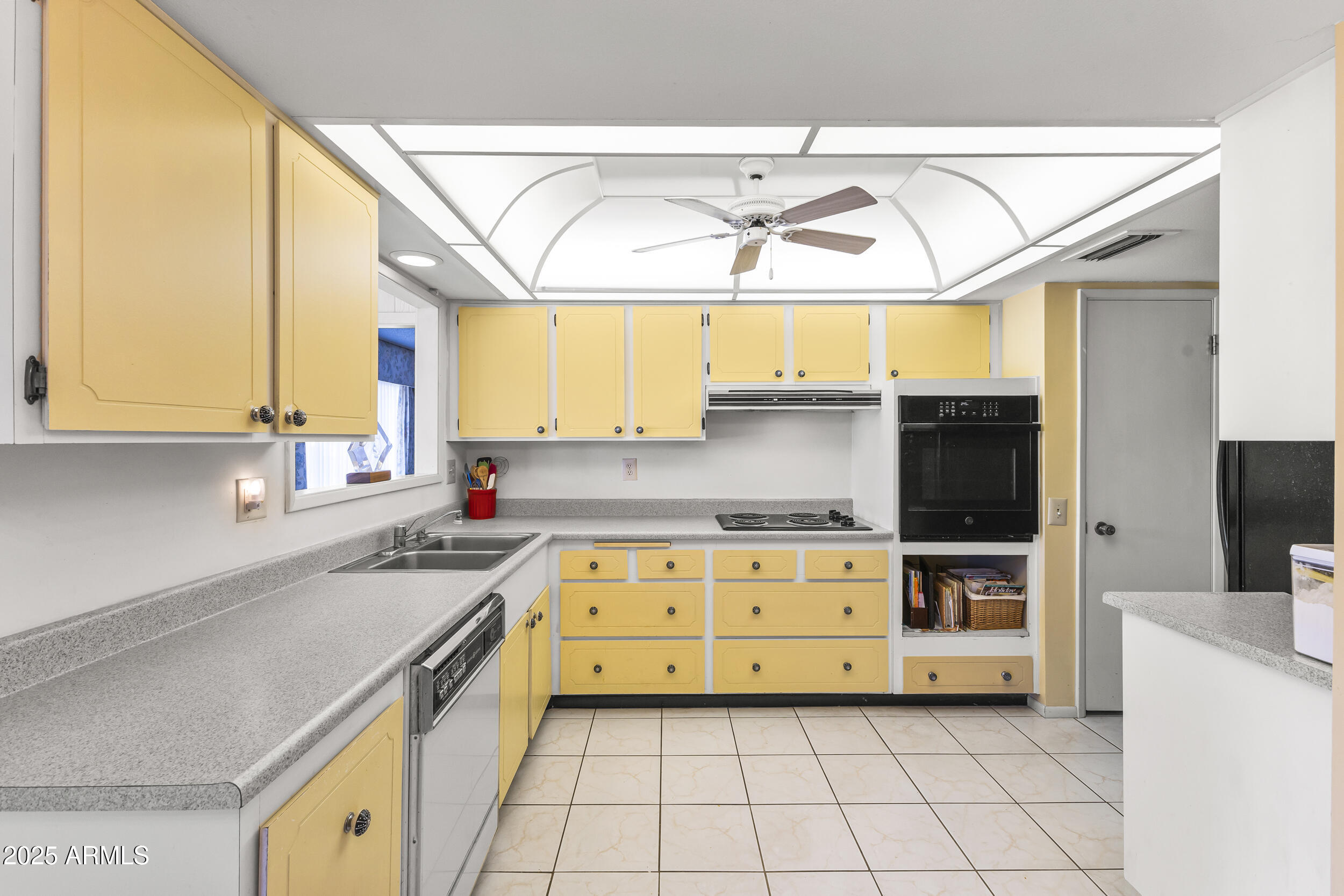 12910 W MAPLEWOOD Drive