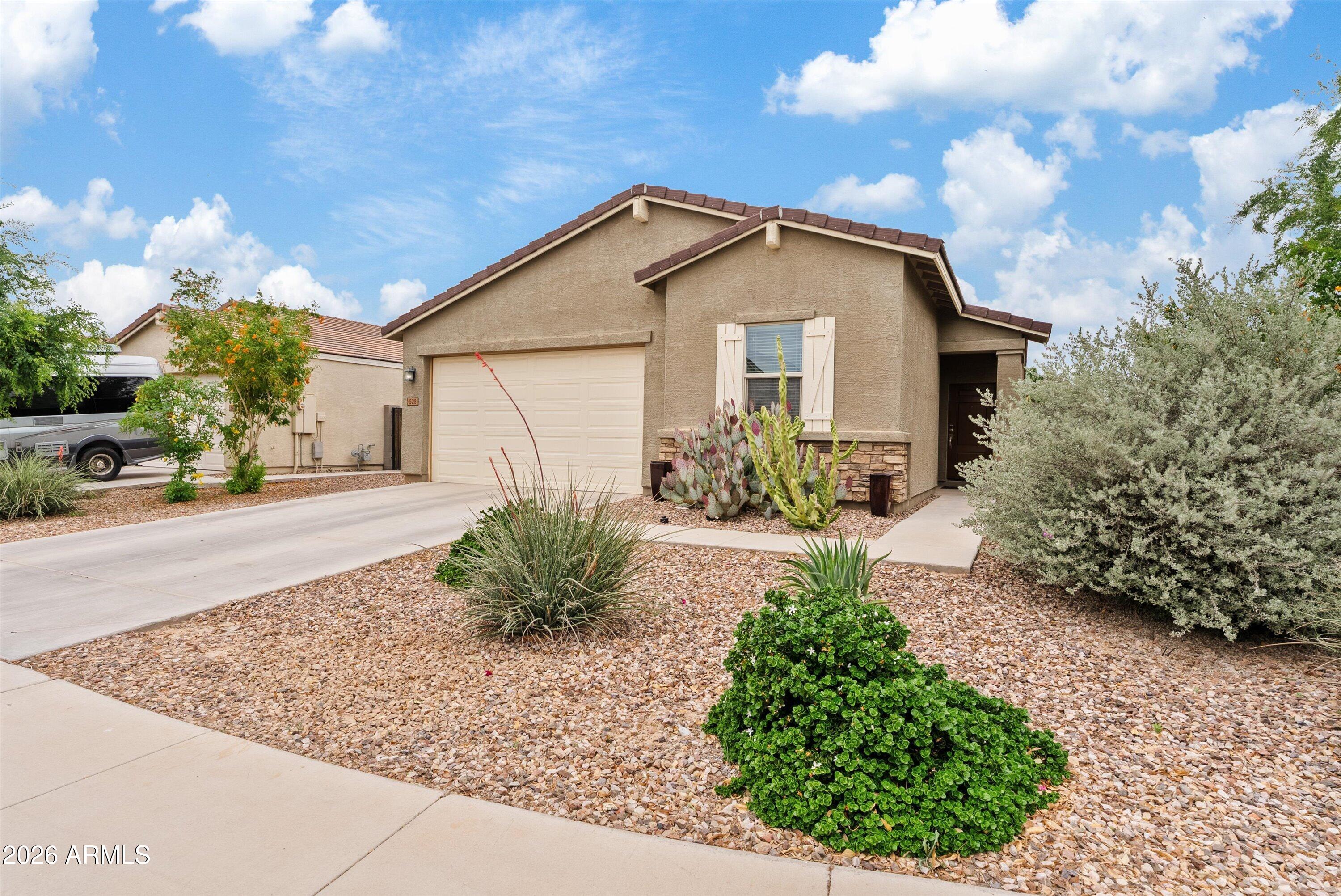 528 W MAGENA Drive