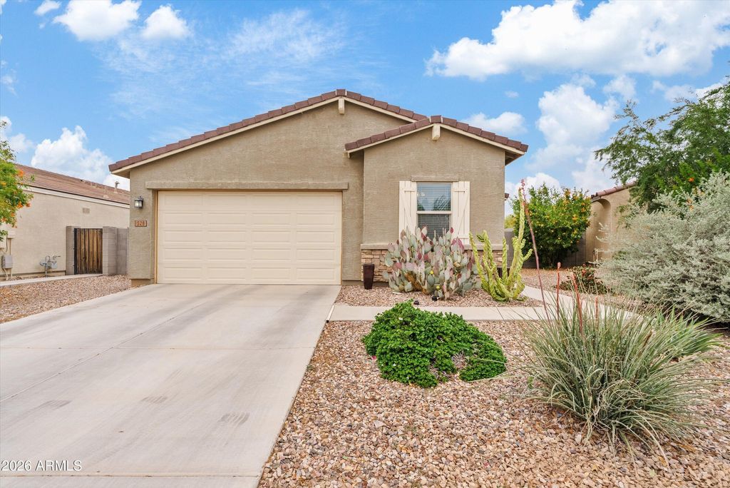 Photo of 528 W Magena Drive, San Tan Valley, AZ 85140 (MLS # 7013916)