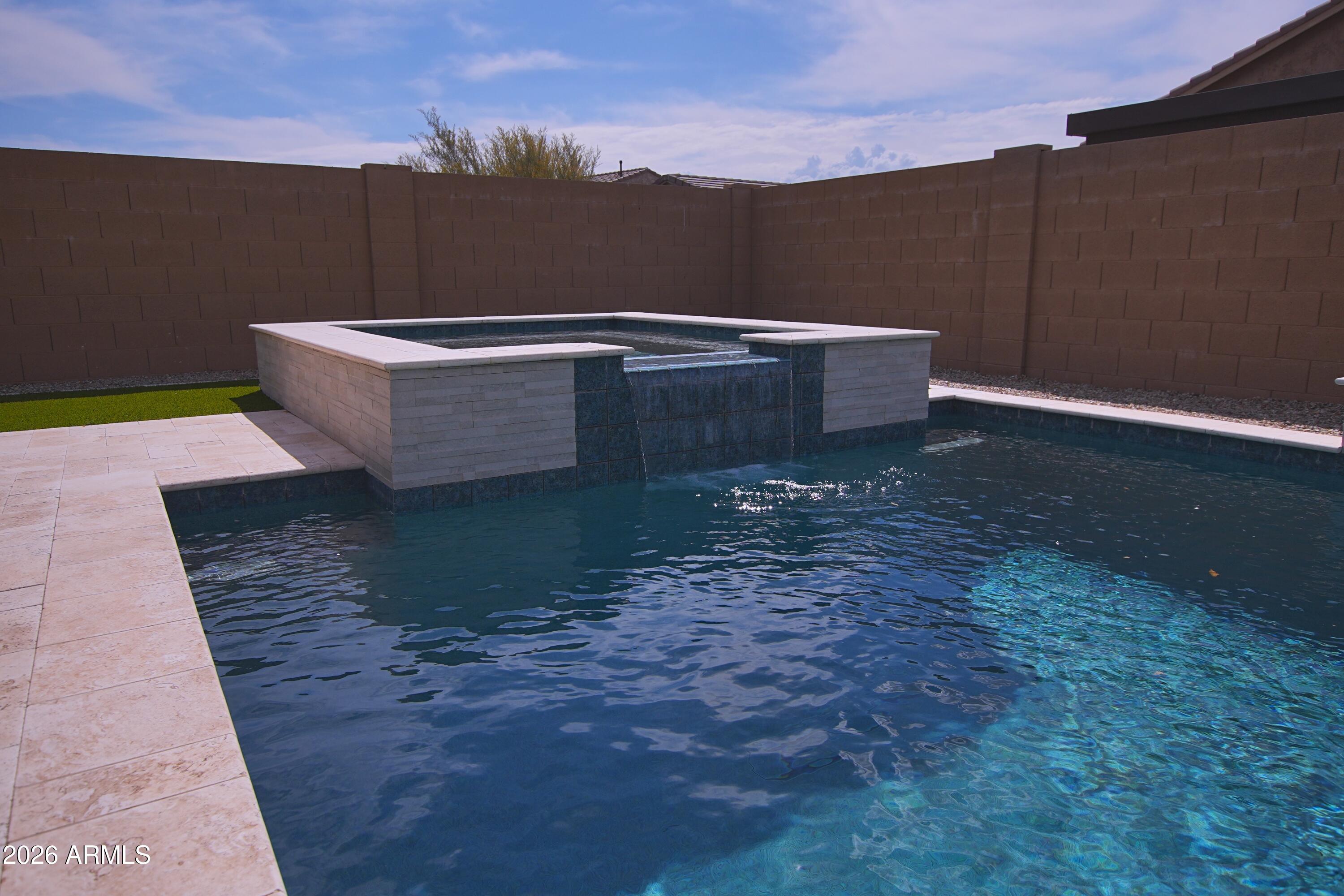 3016 W TUMBLEWEED Drive