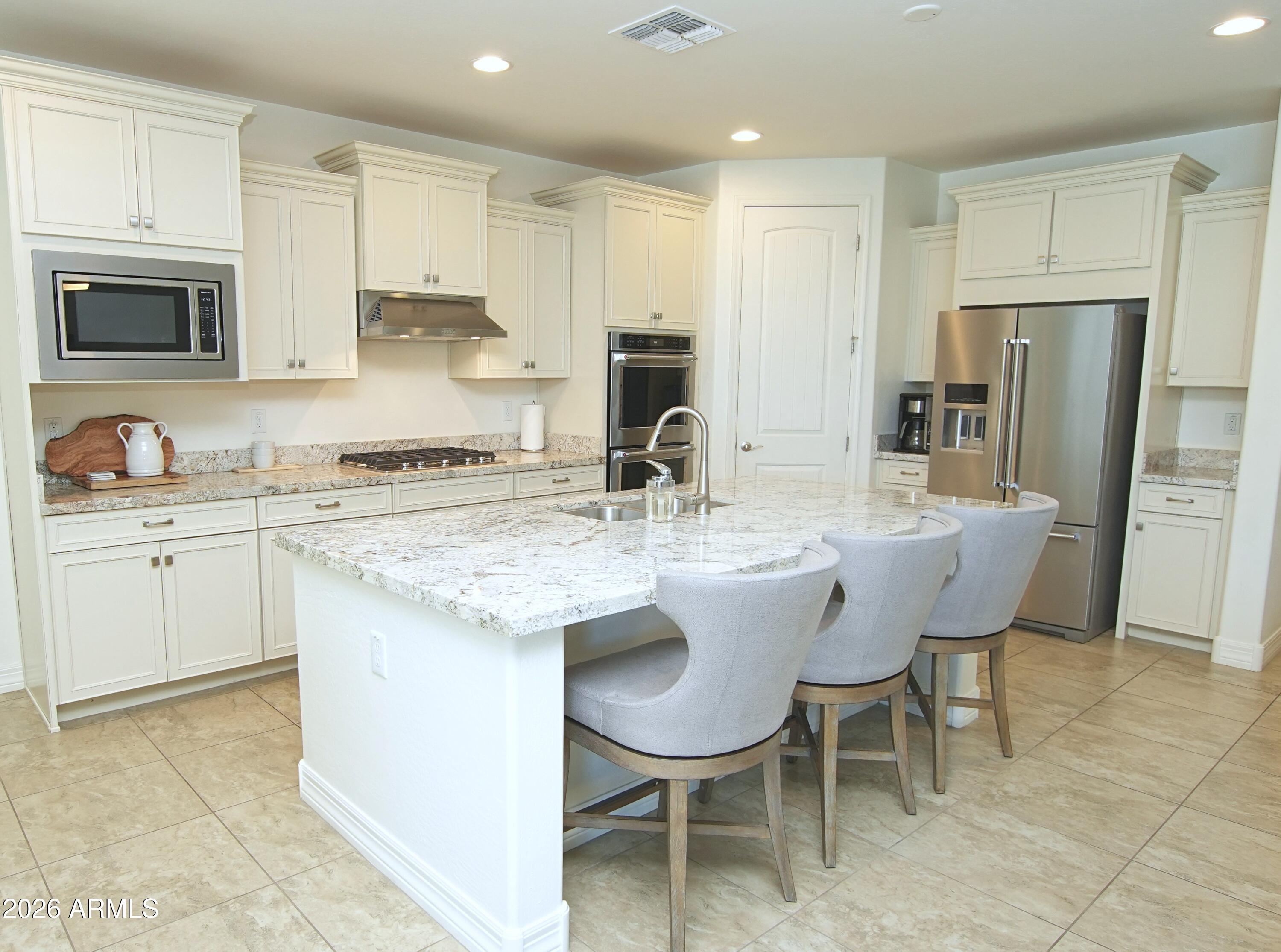 3016 W TUMBLEWEED Drive