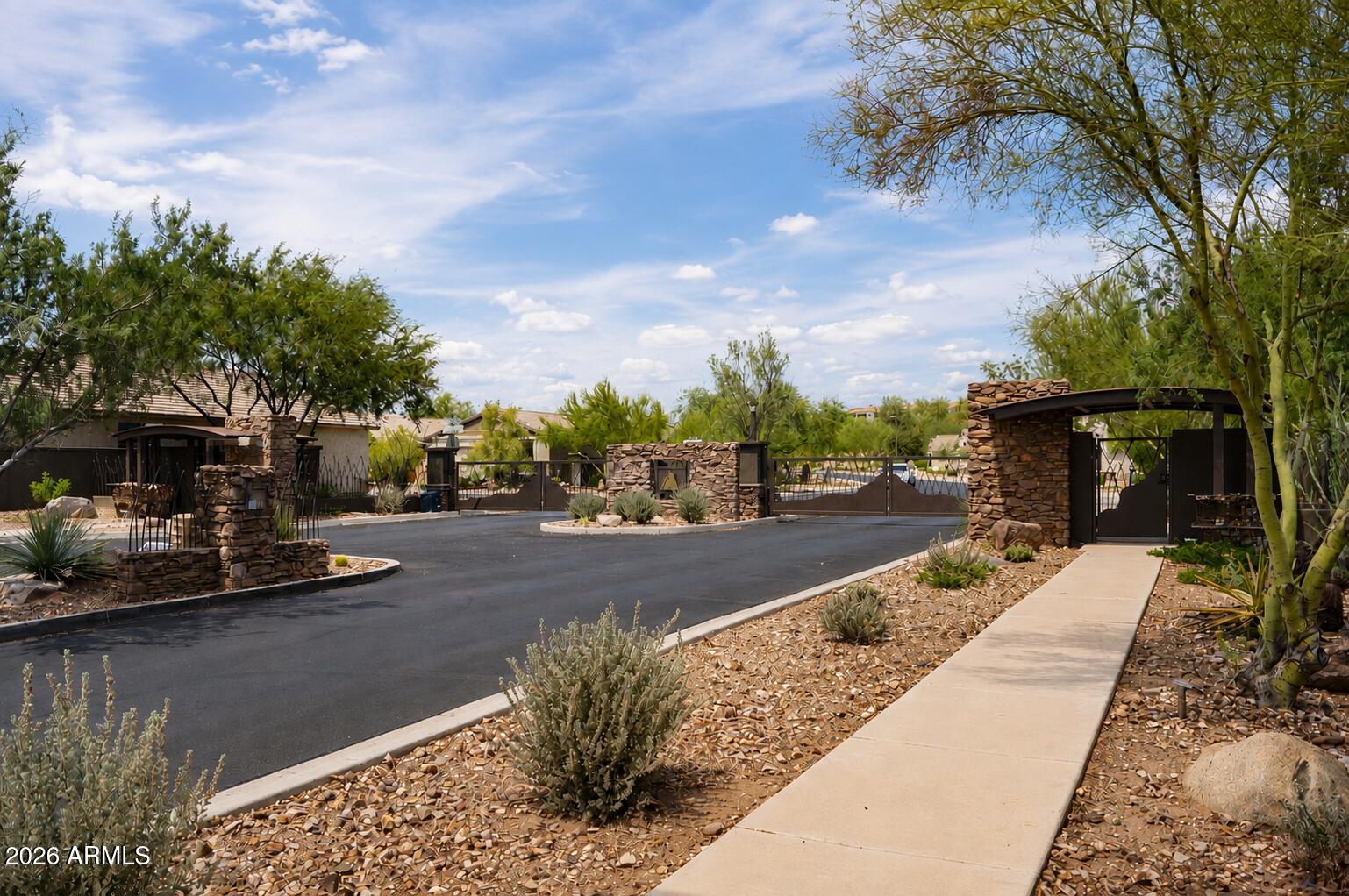 3016 W TUMBLEWEED Drive