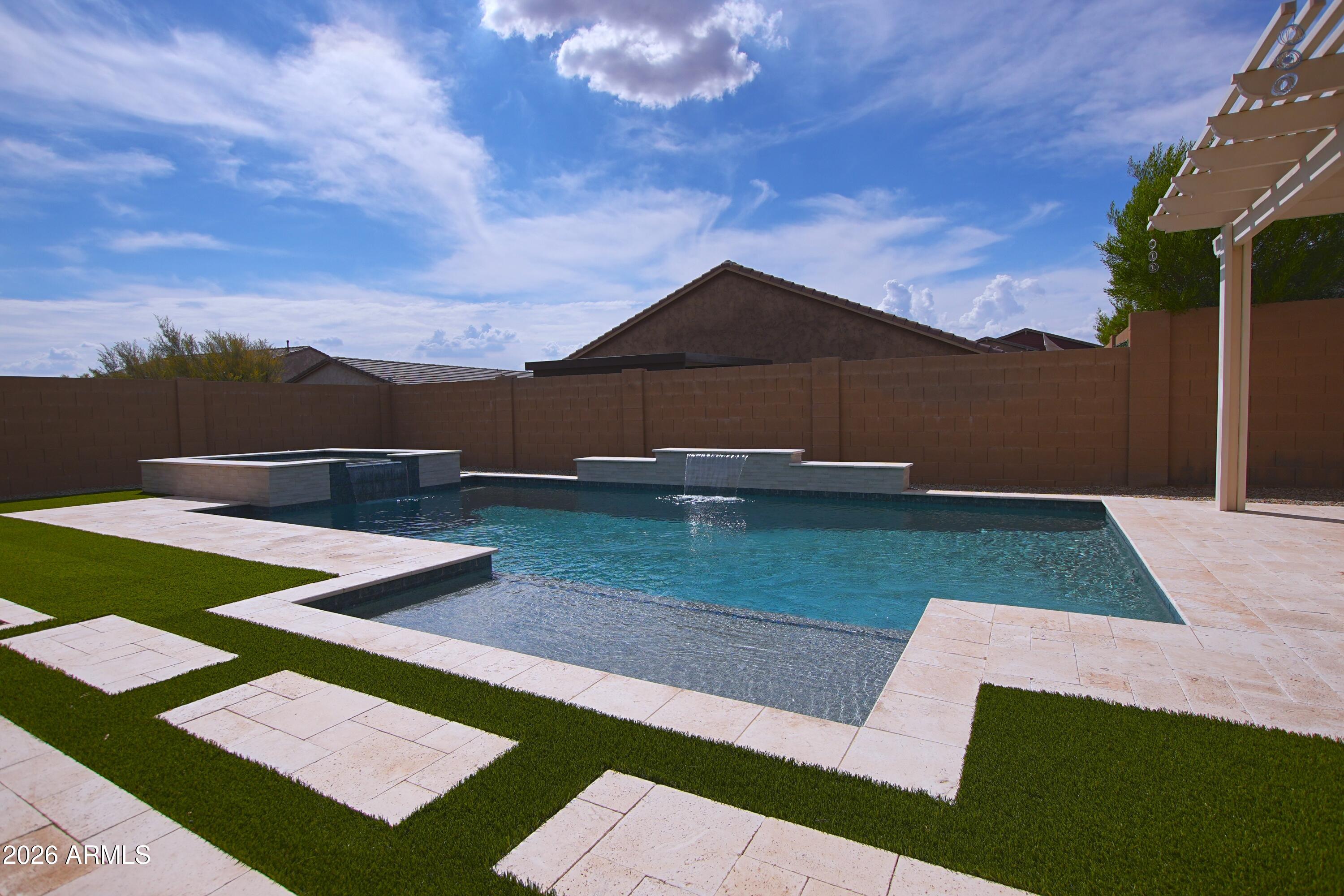 3016 W TUMBLEWEED Drive