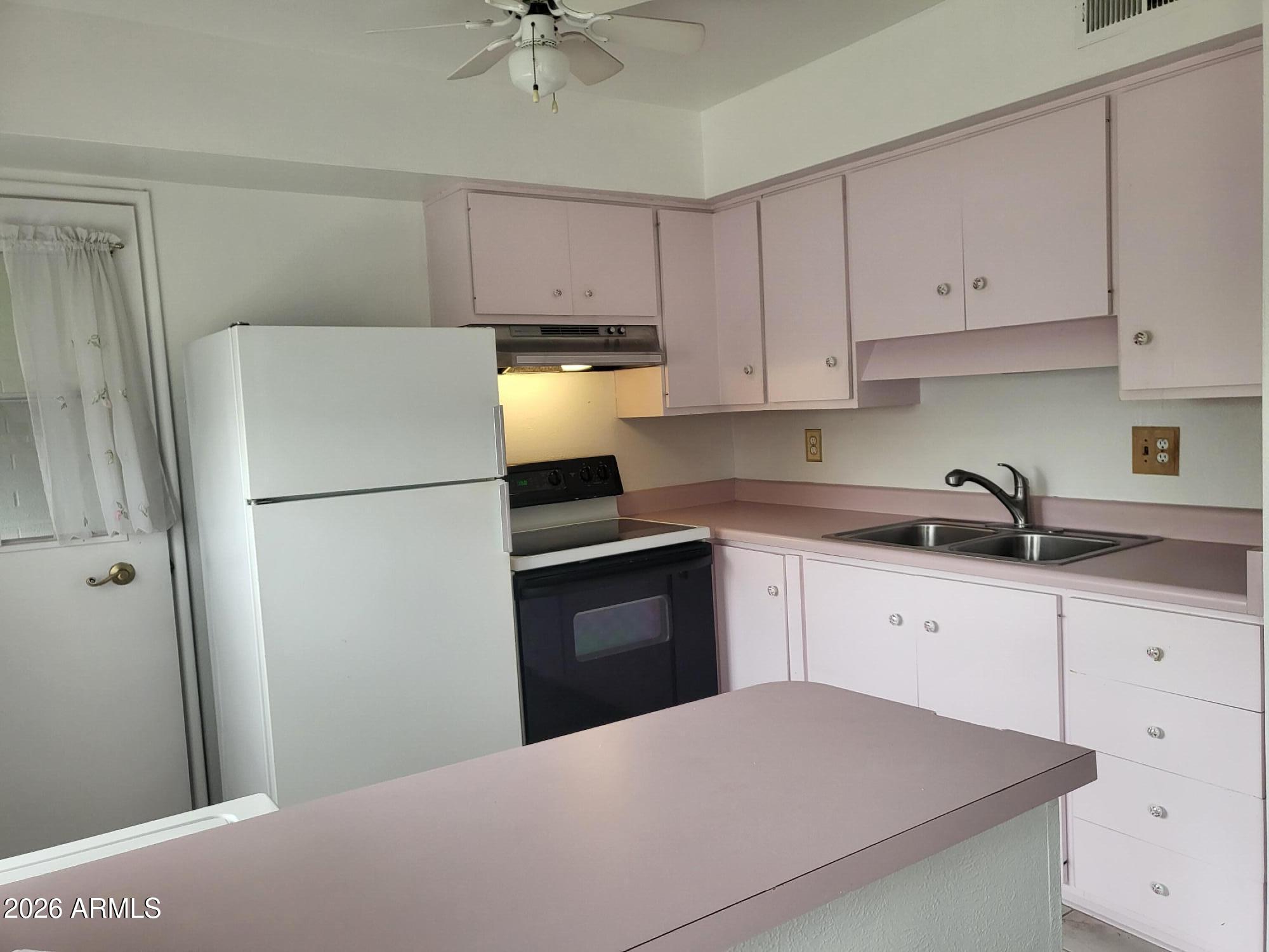 8221 E GARFIELD Street L205