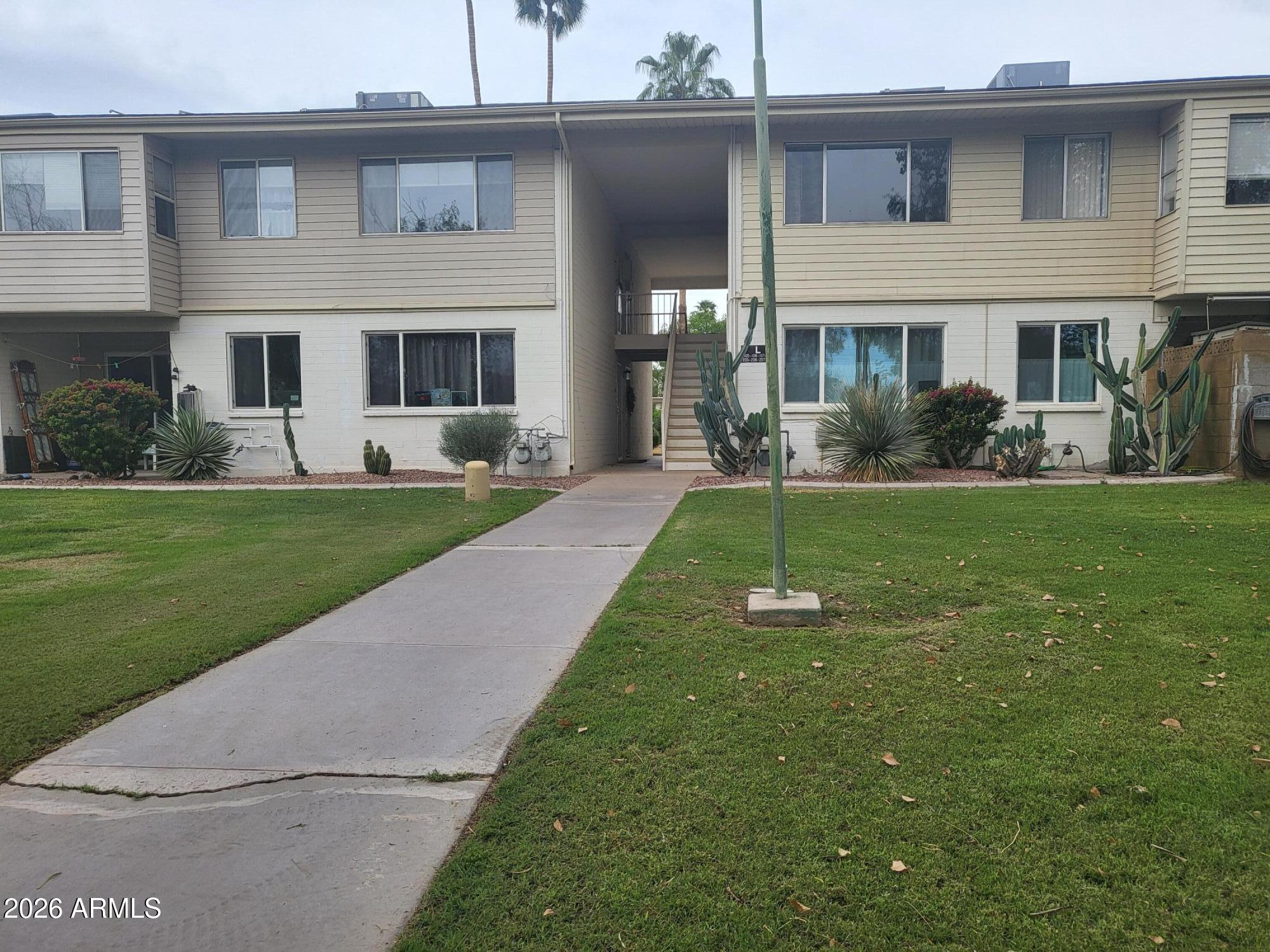 SCOTTSDALE EAST HOMES - Residential