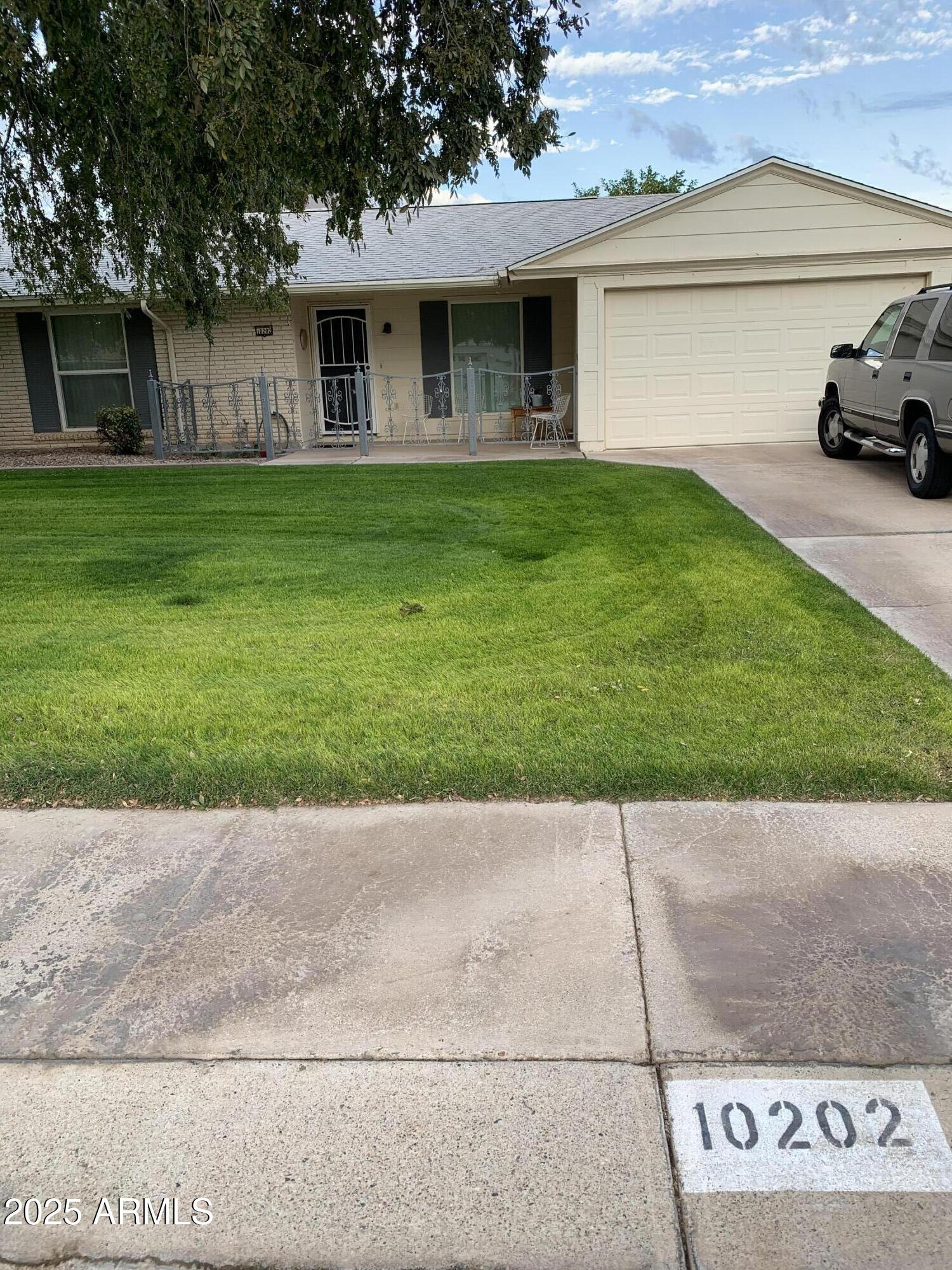 10202 W Bolivar Drive