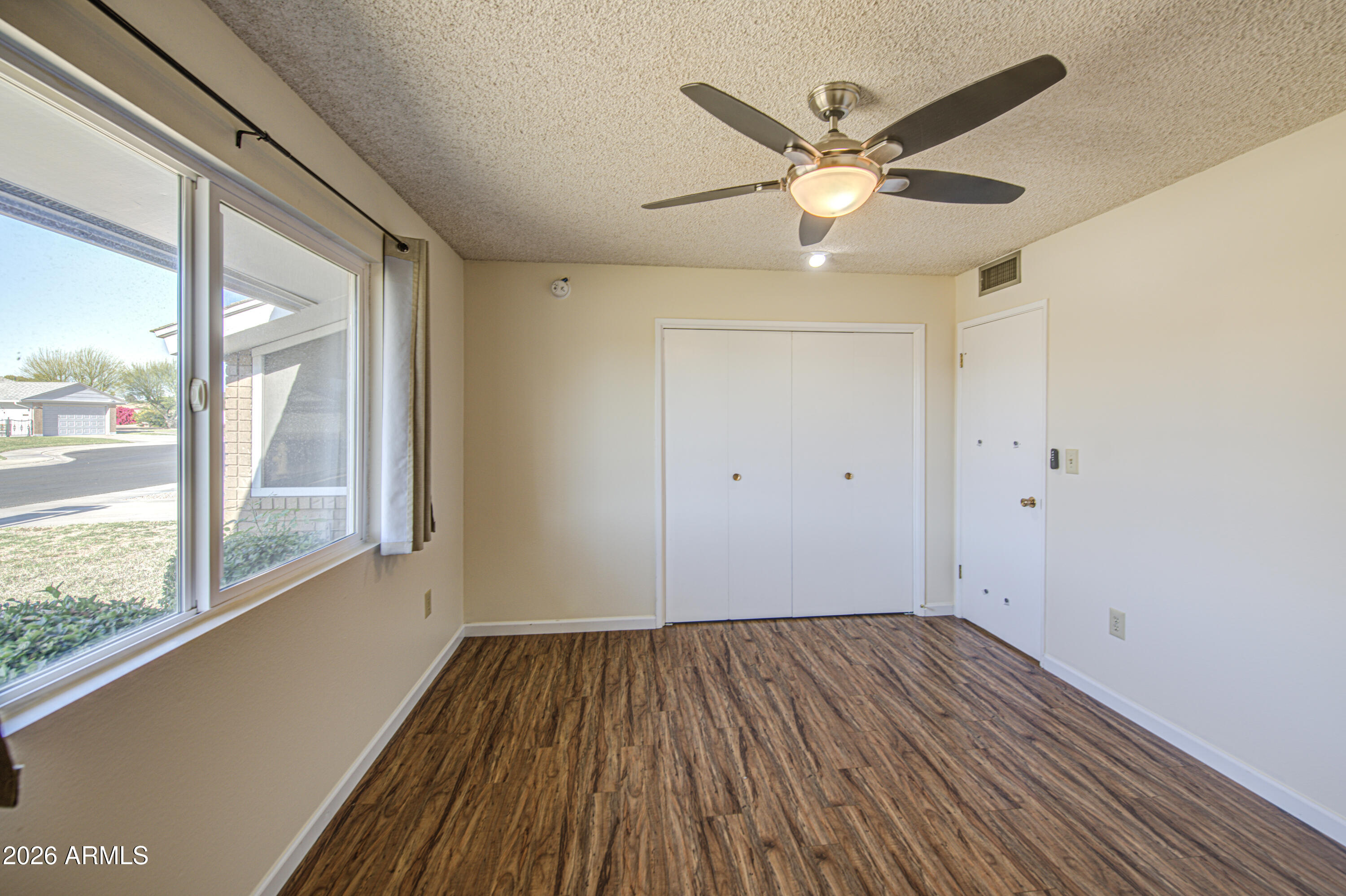 9909 W NEWPORT Drive