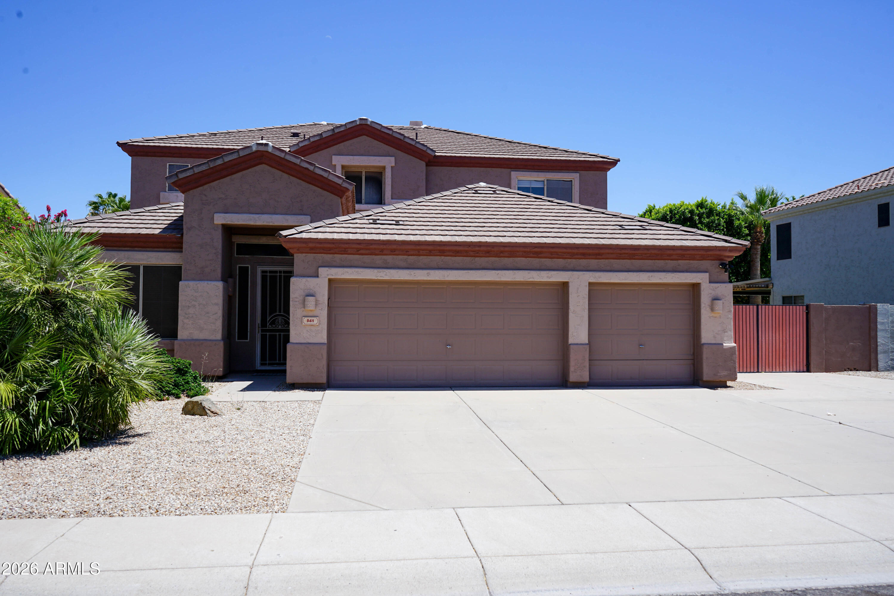 541 N DANIELSON Way
