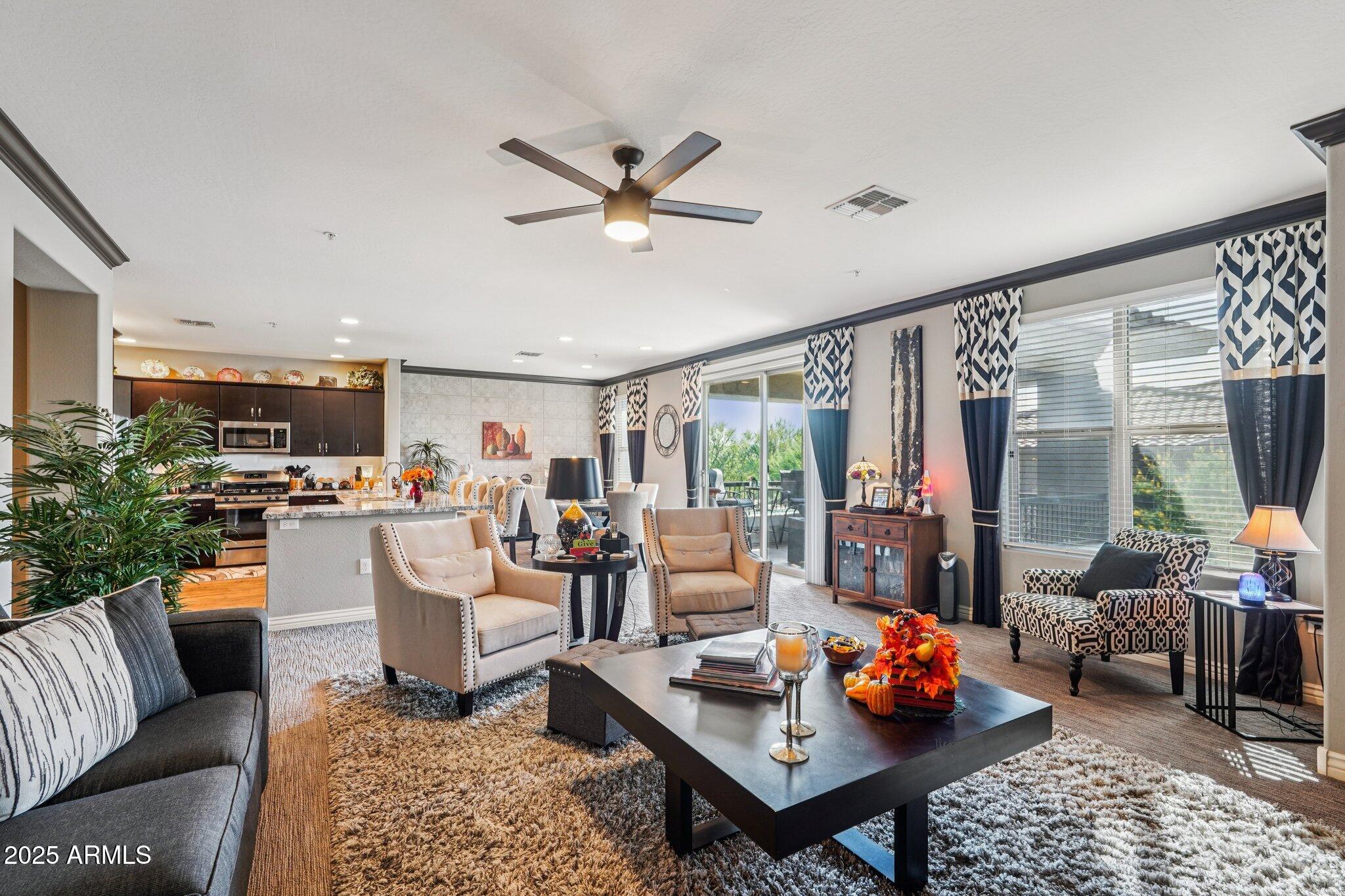 2425 W BRONCO BUTTE Trail 2046