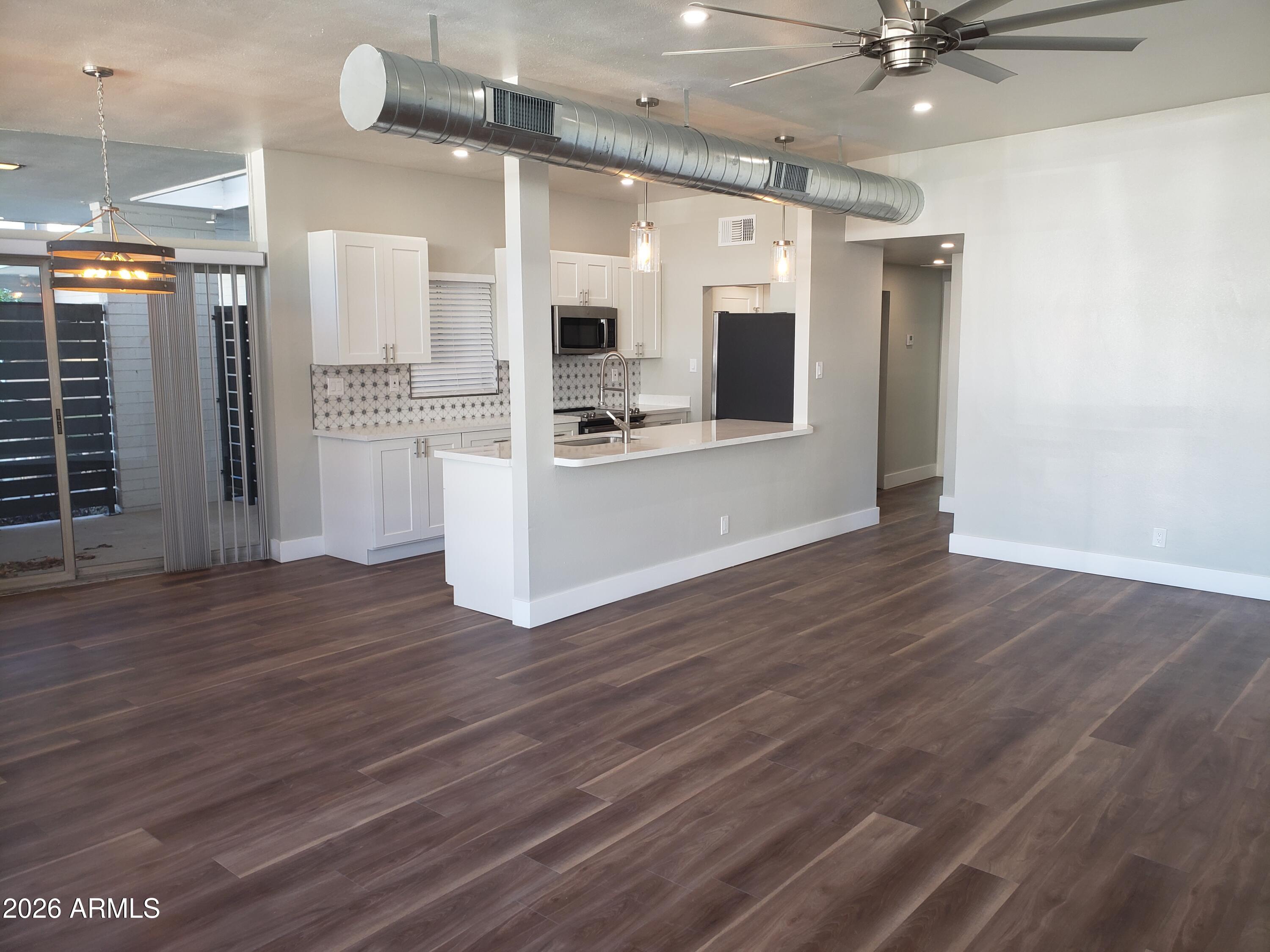 301 W MEDLOCK Drive 1A