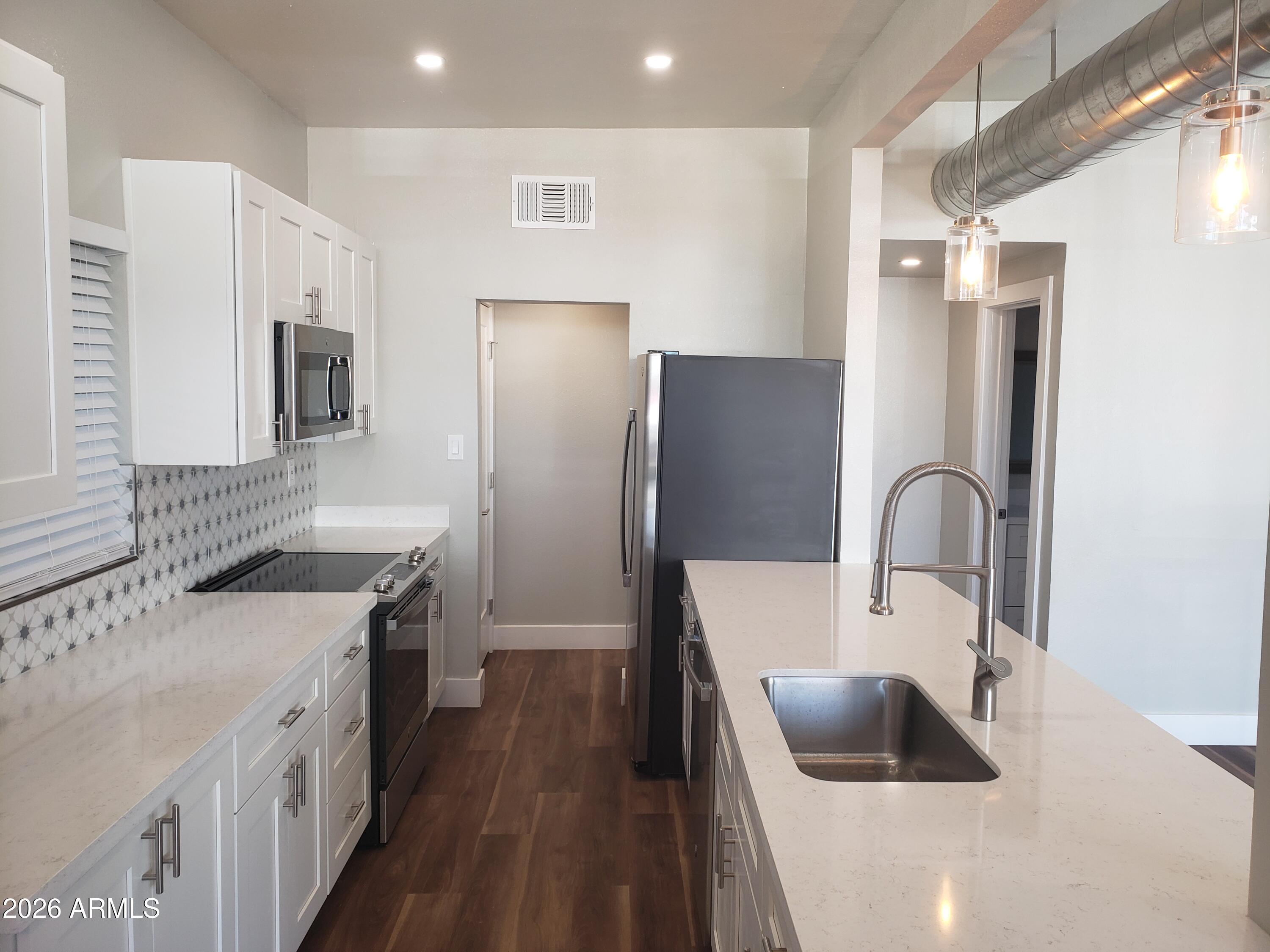 301 W MEDLOCK Drive 1A