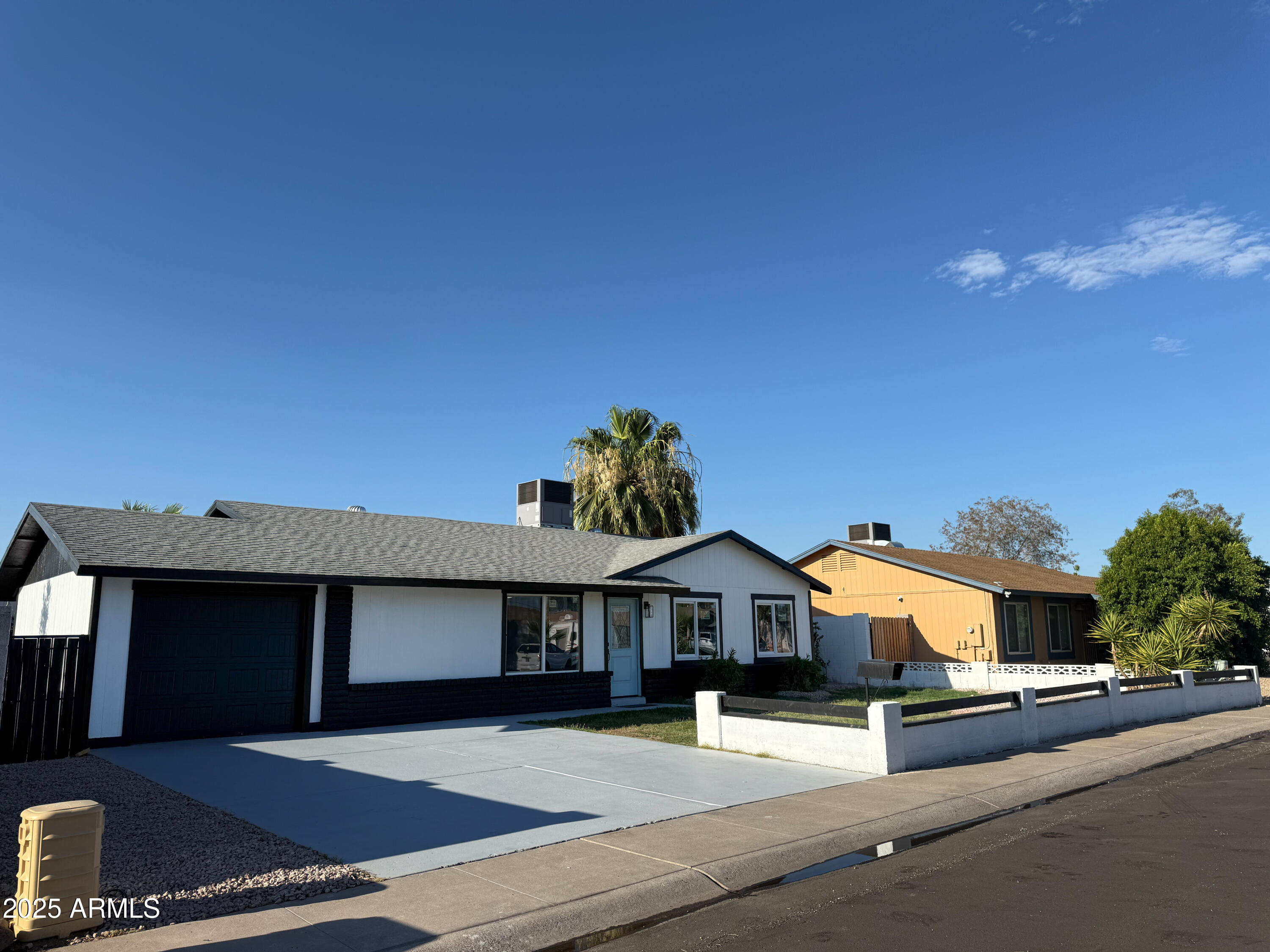 4638 W MIDWAY Avenue