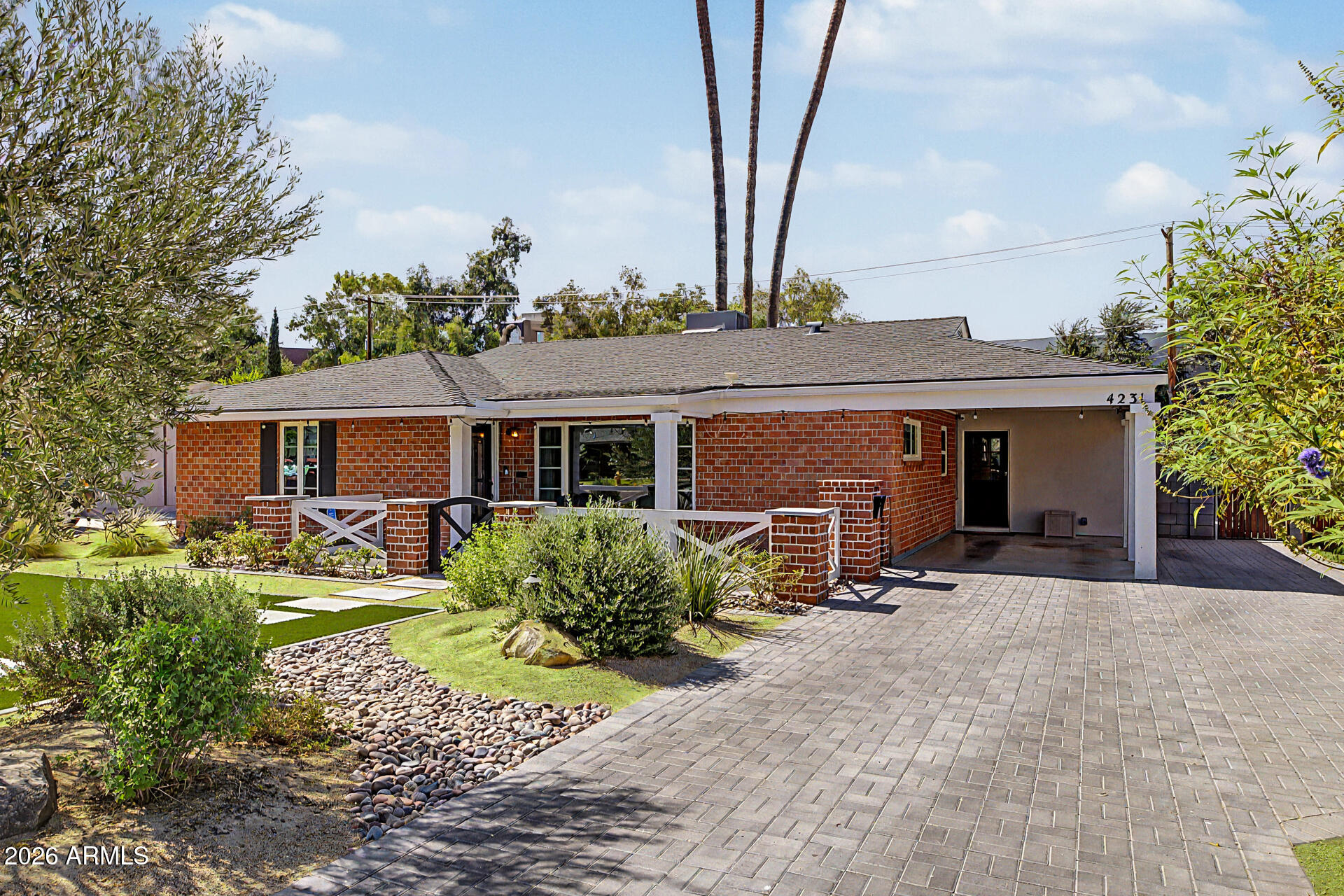 4231 E CATALINA Drive
