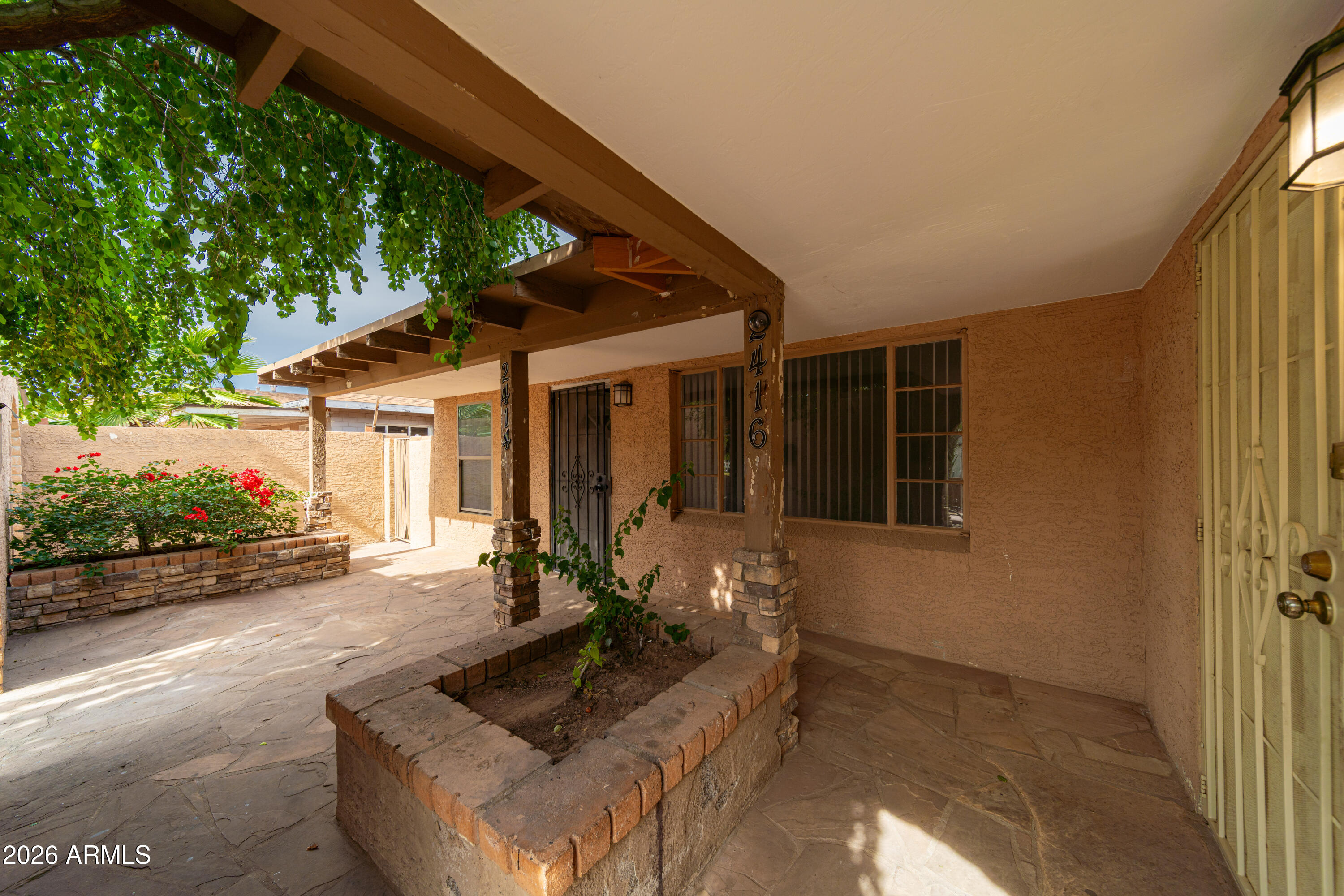 2416 E CLARENDON Avenue