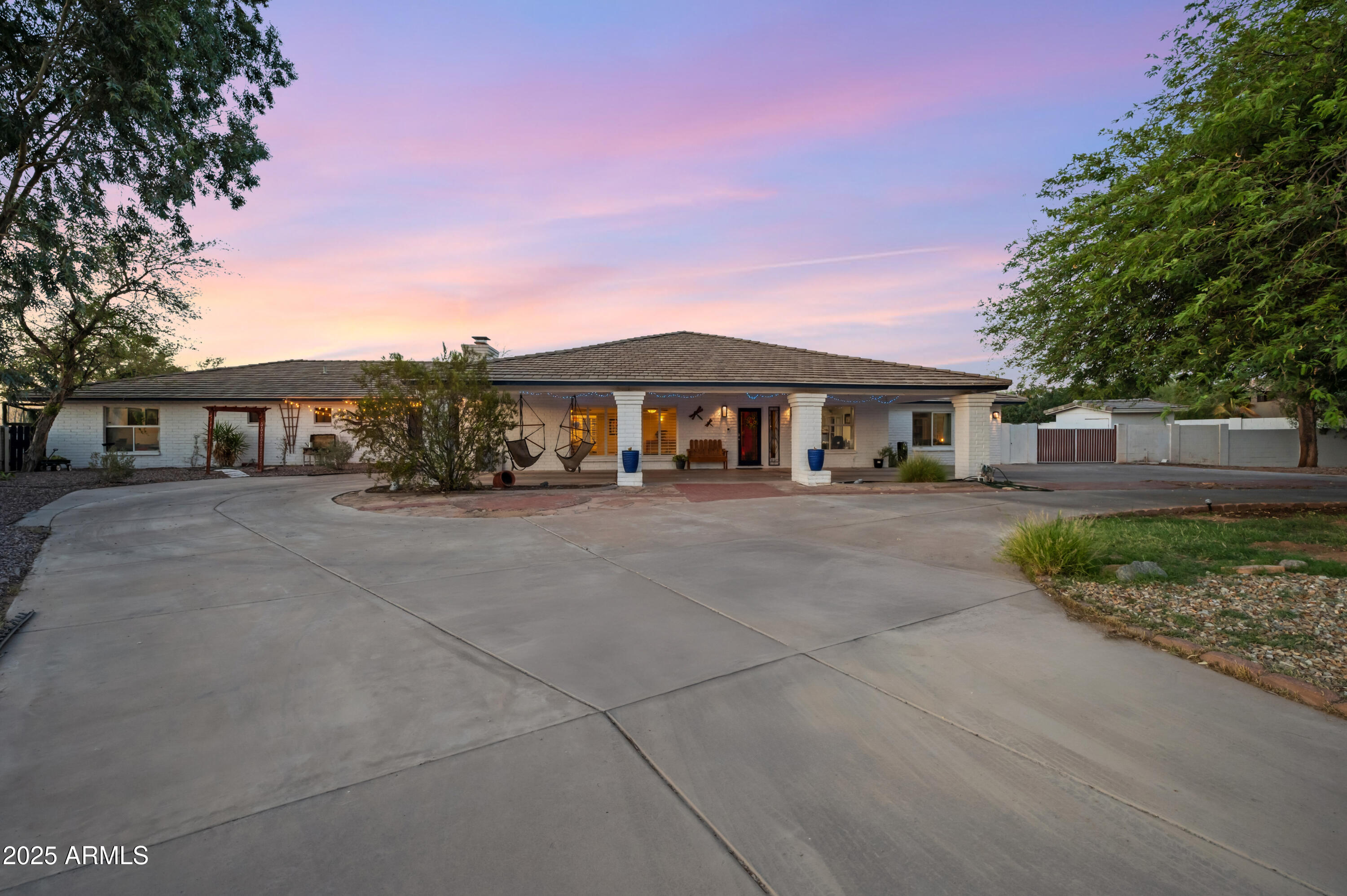 2032 E EUCLID Avenue