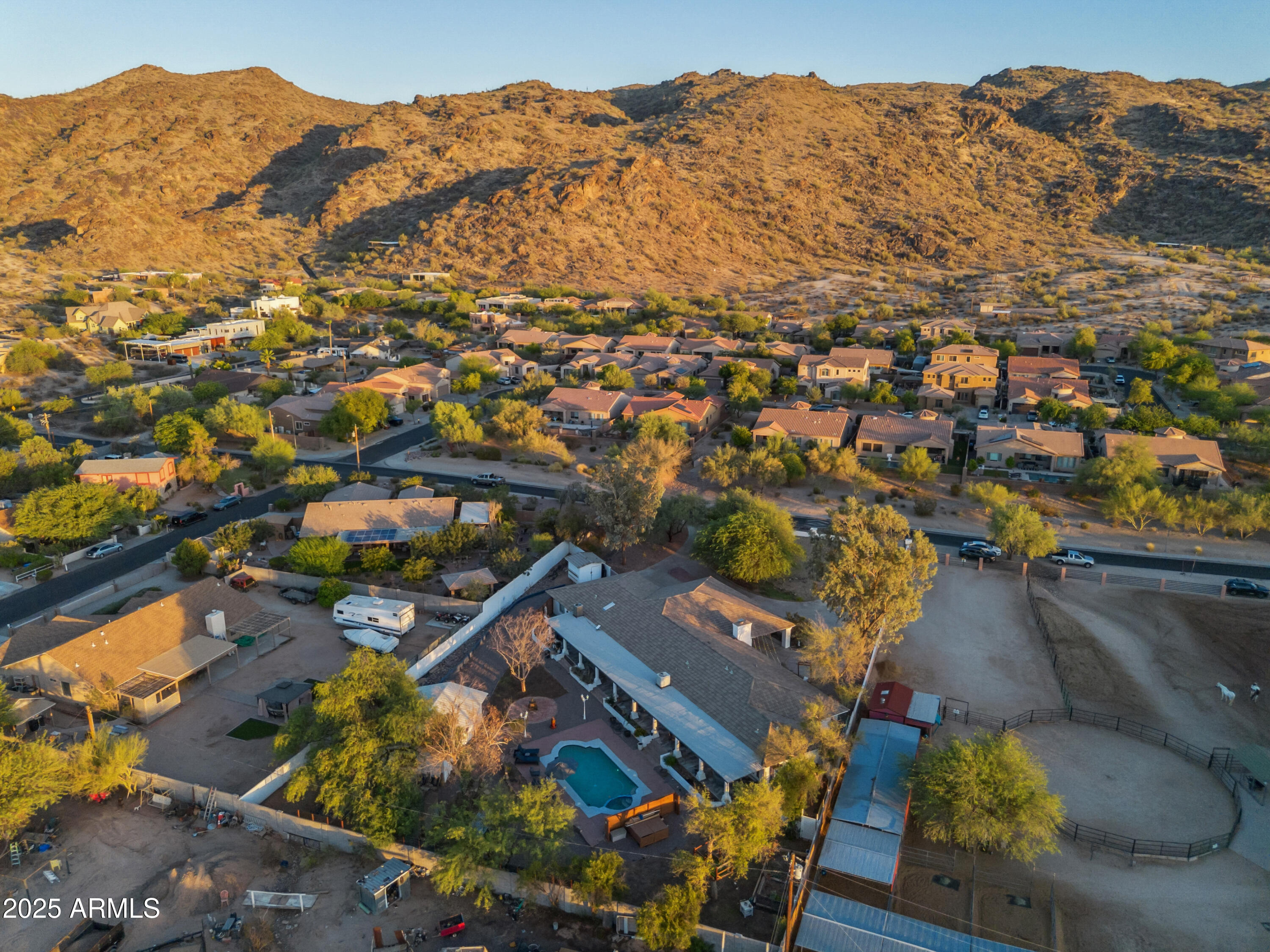 2032 E EUCLID Avenue