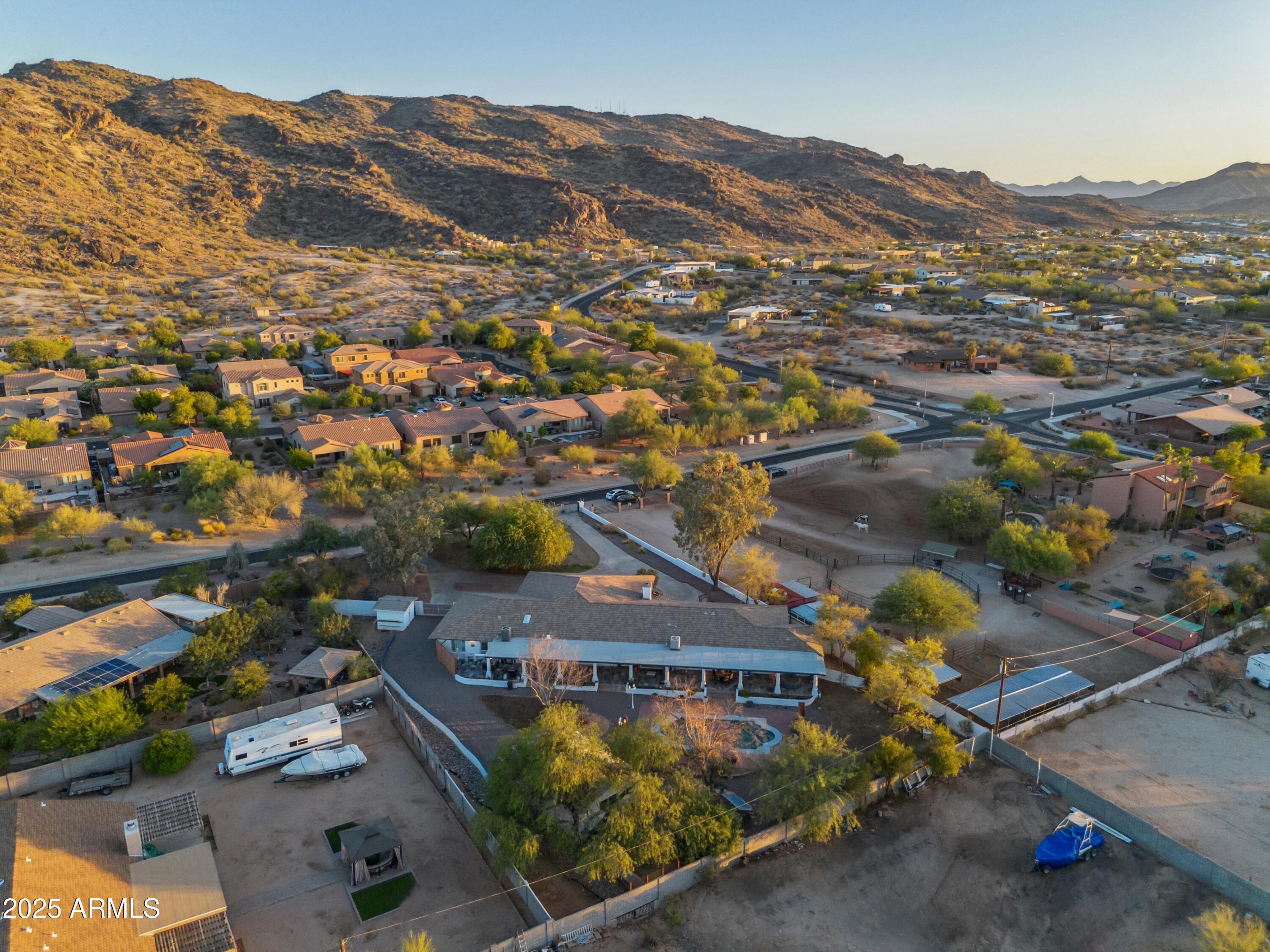 2032 E EUCLID Avenue