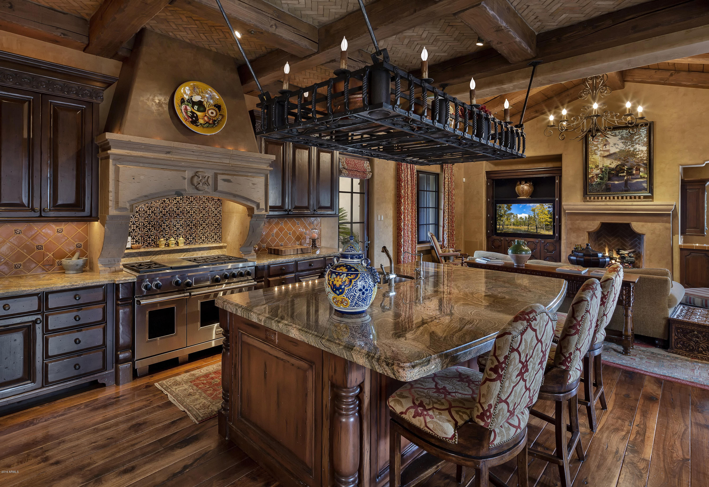 WHISPER ROCK - Residential