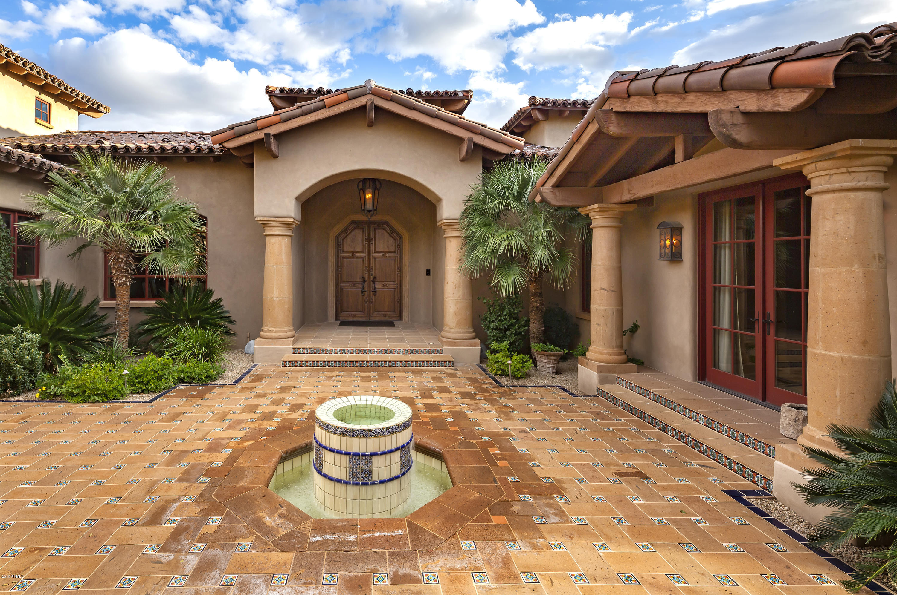 WHISPER ROCK - Residential