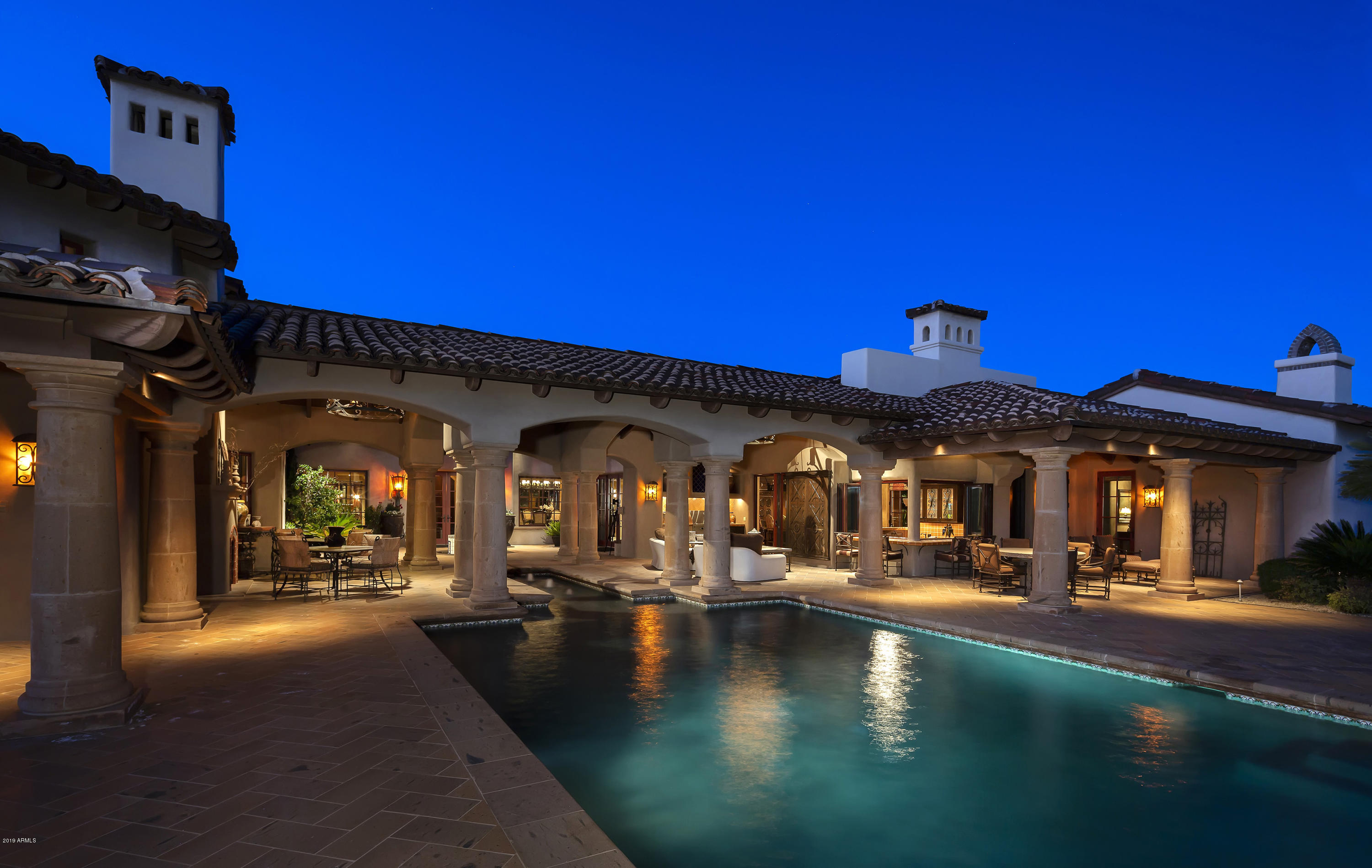 WHISPER ROCK - Residential