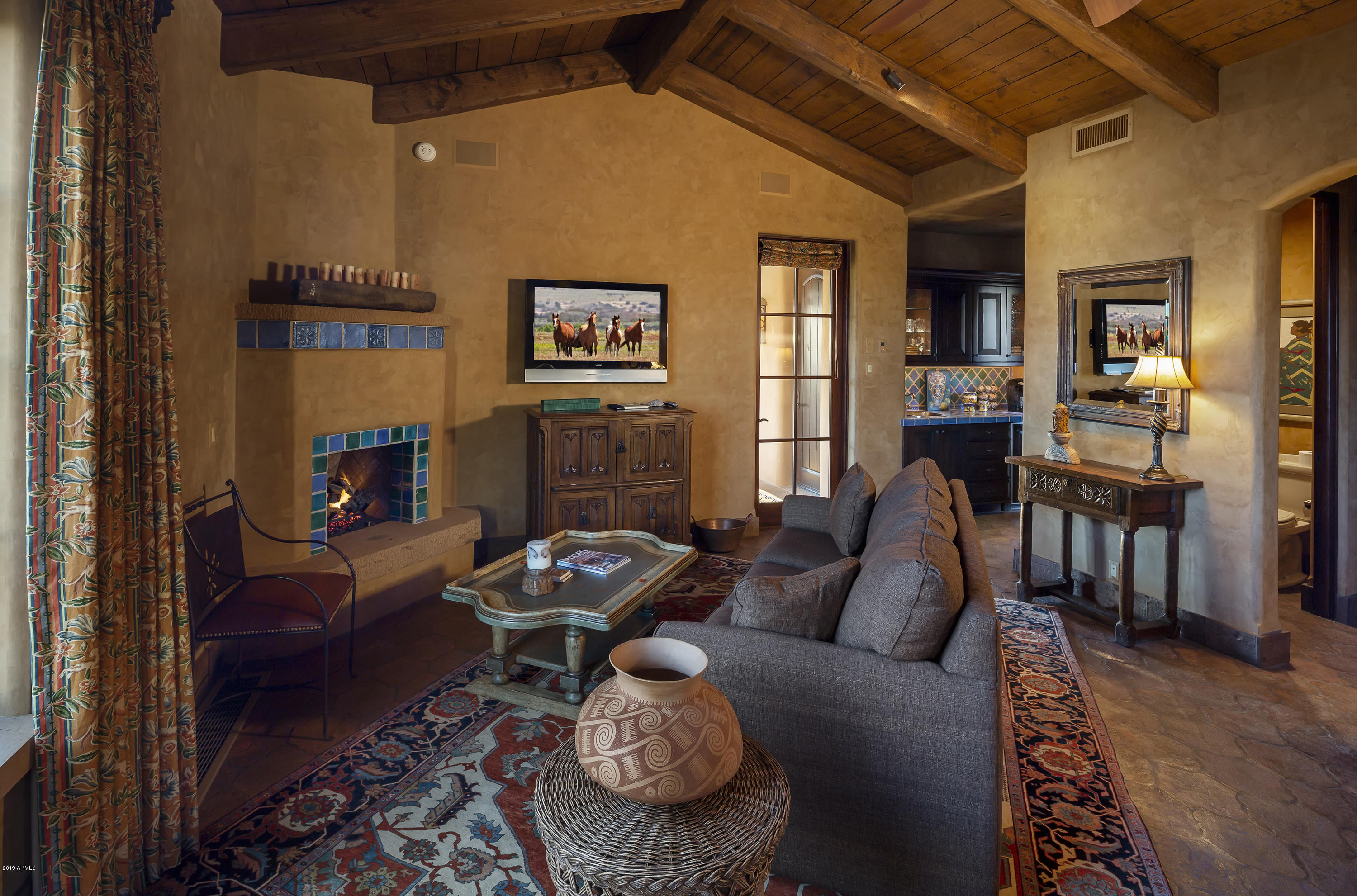 WHISPER ROCK - Residential