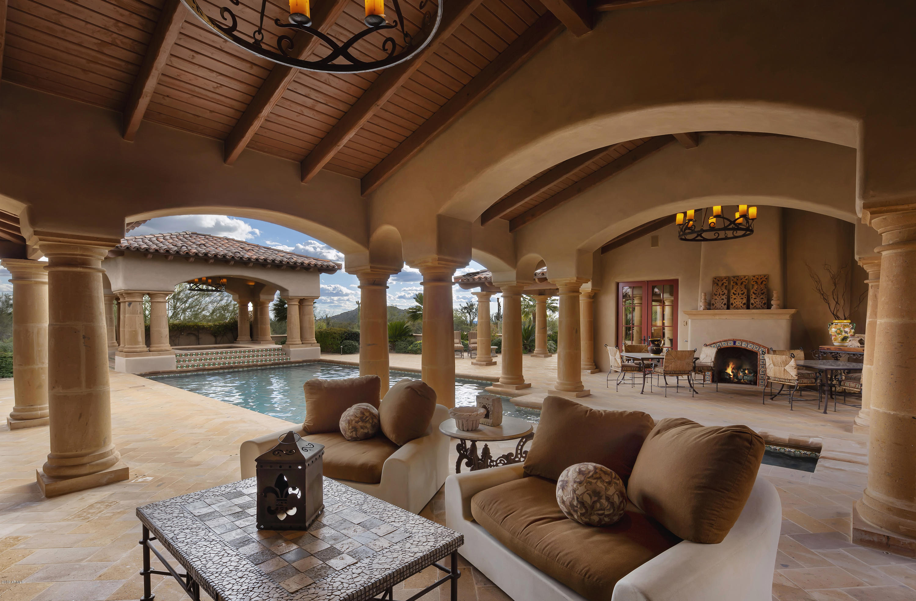 WHISPER ROCK - Residential