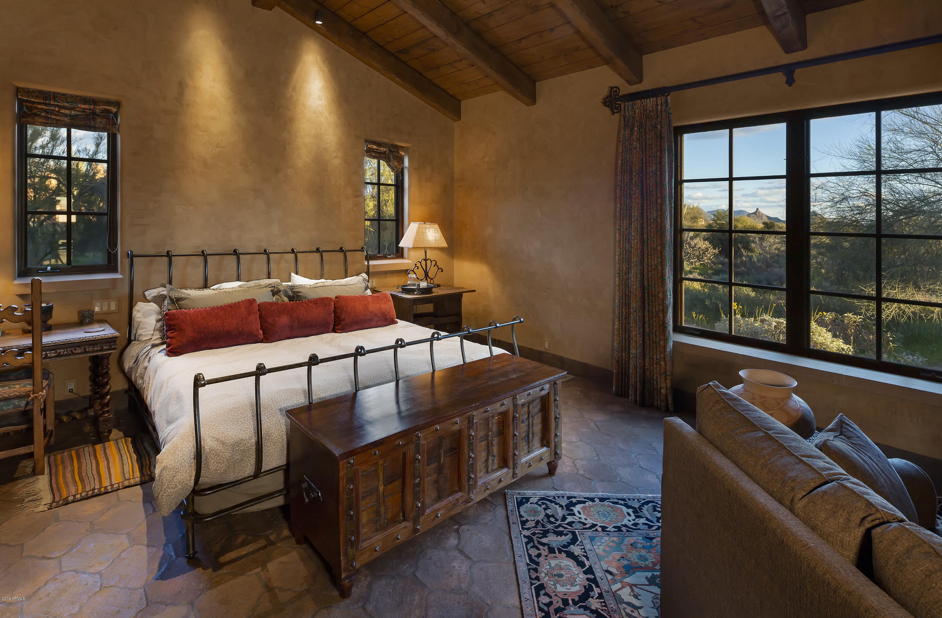 WHISPER ROCK - Residential