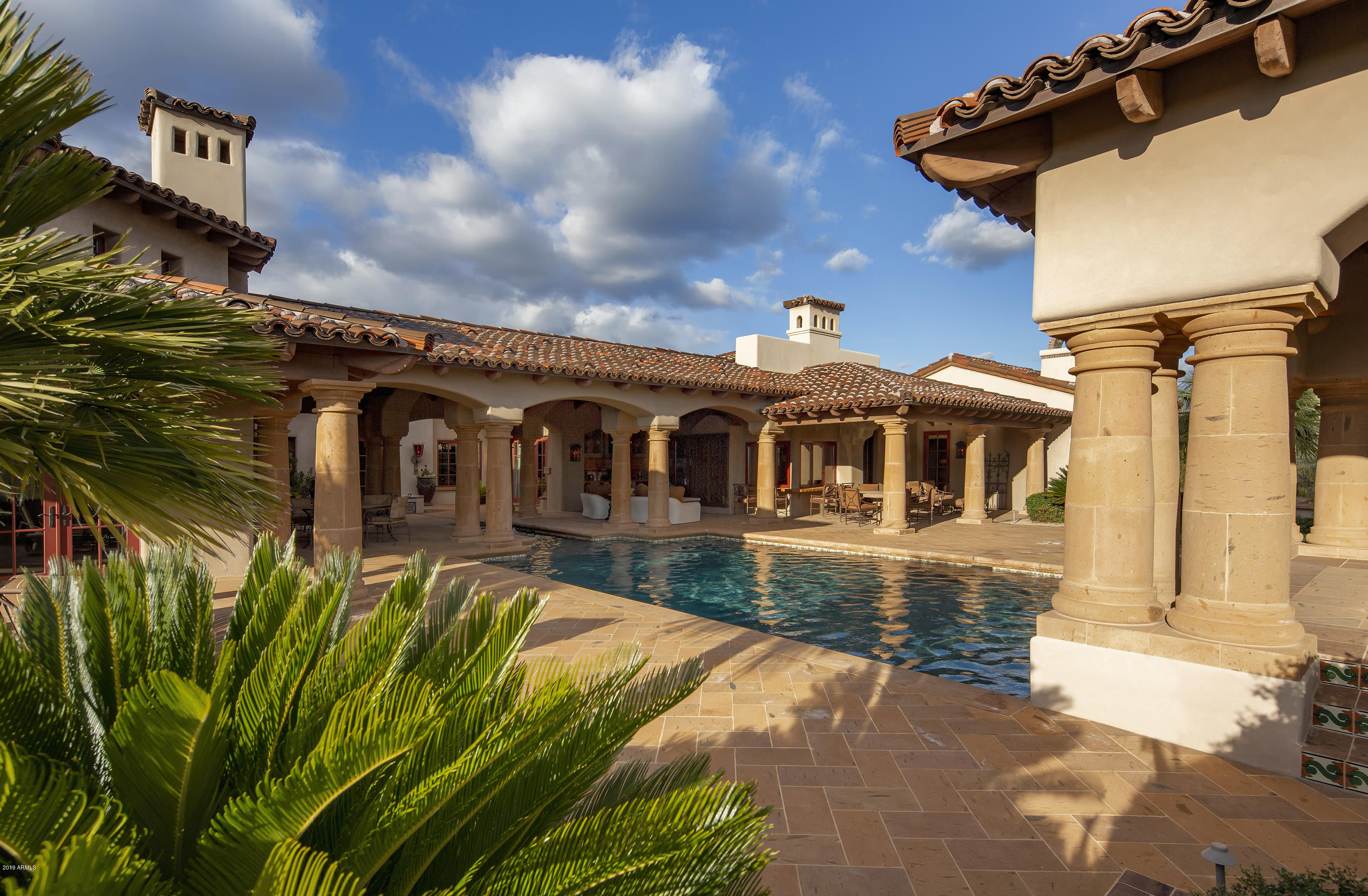 WHISPER ROCK - Residential