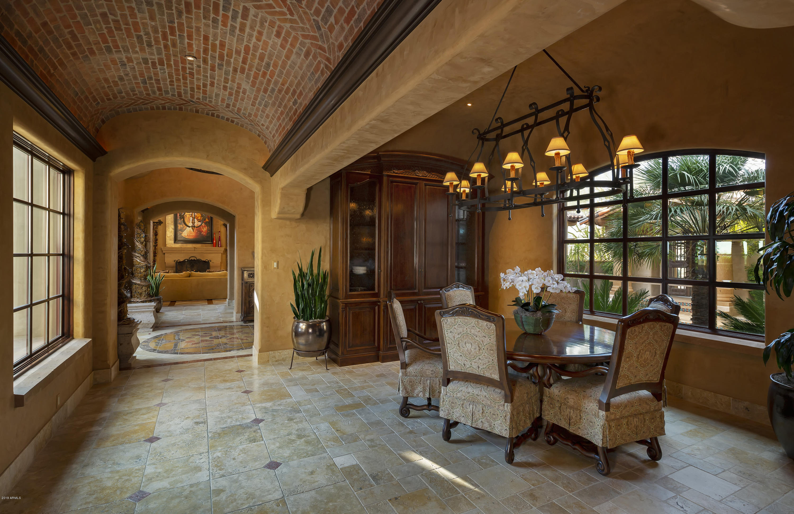 WHISPER ROCK - Residential