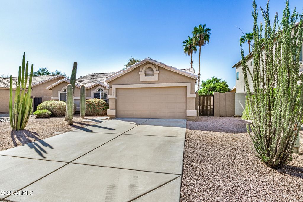 Photo of 261 W Windsor Drive, Gilbert, AZ 85233 (MLS # 6924272)