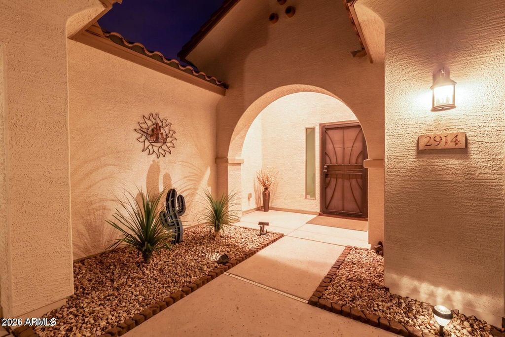 Photo of 2914 E Coconino Drive, Gilbert, AZ 85298 (MLS # 7019939)