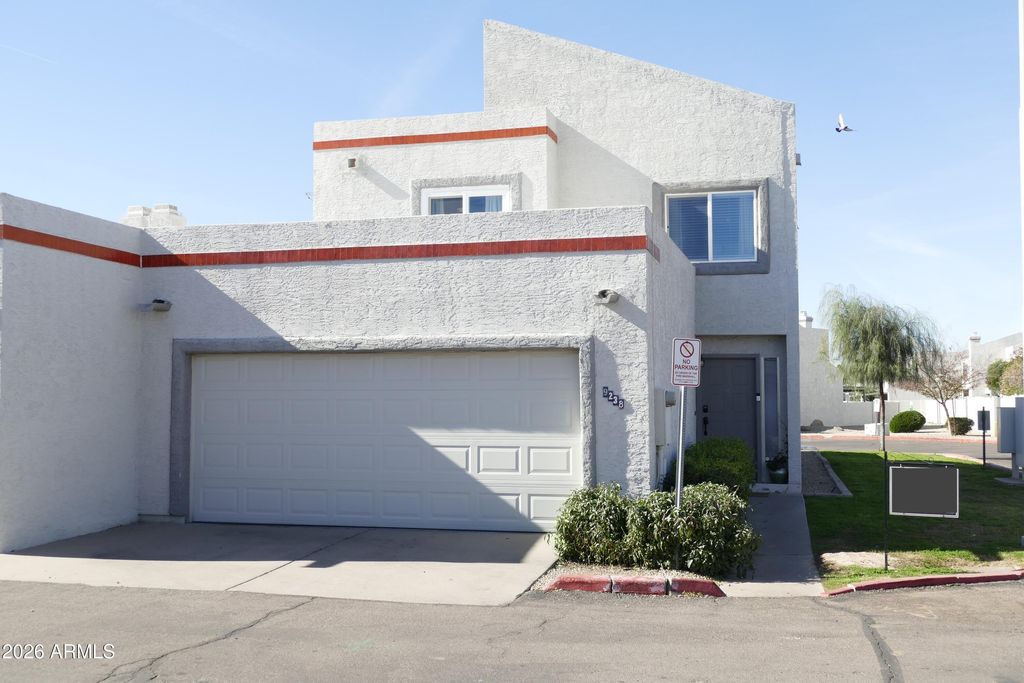 Photo of 9238 N 47th Drive N, Glendale, AZ 85302 (MLS # 6961273)