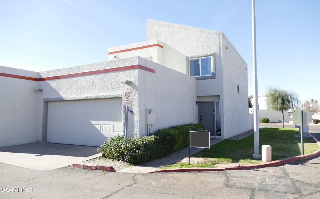 Photo of 9238 N 47th Drive N, Glendale, AZ 85302 (MLS # 6961273)