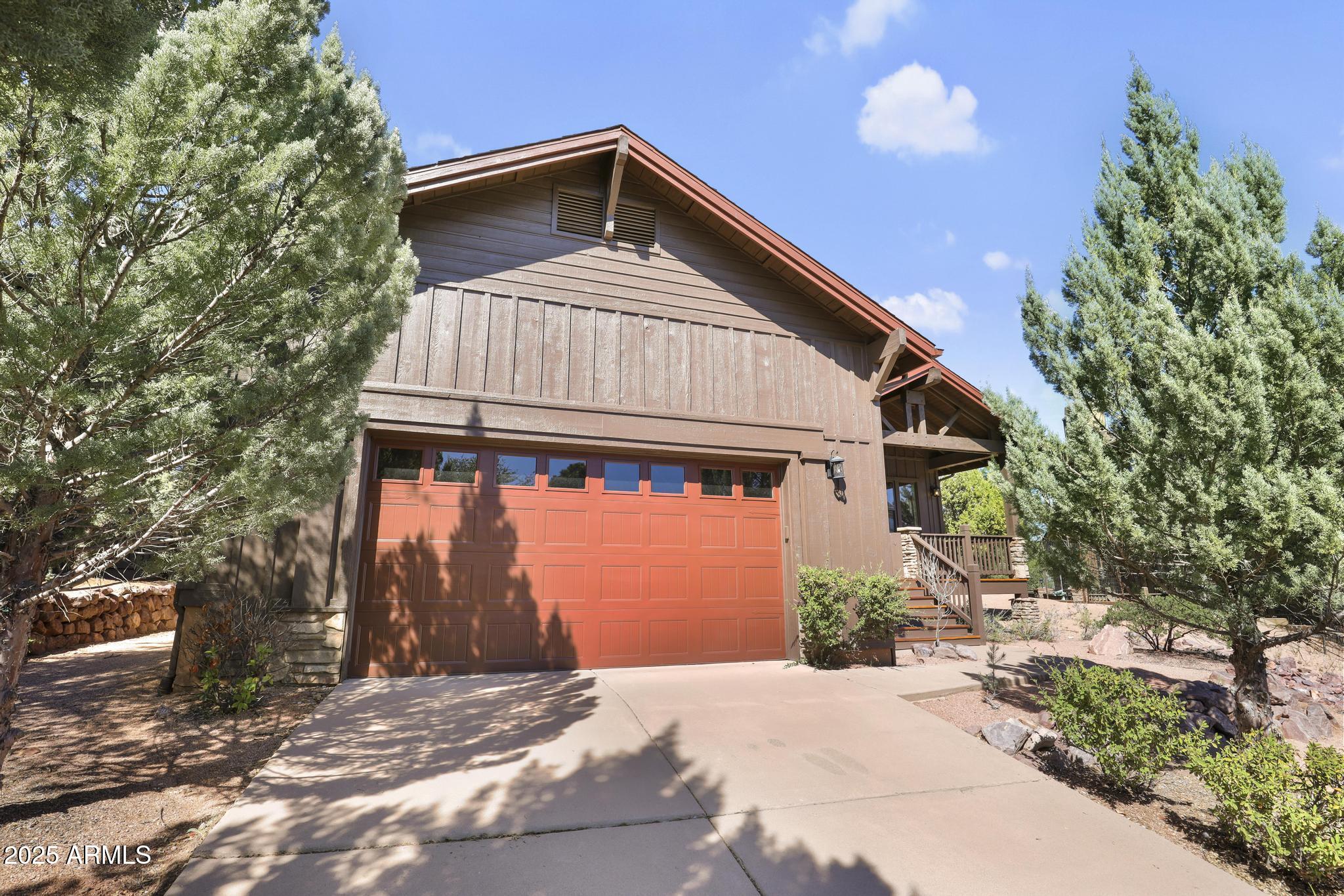 1708 E SNAP DRAGON Court