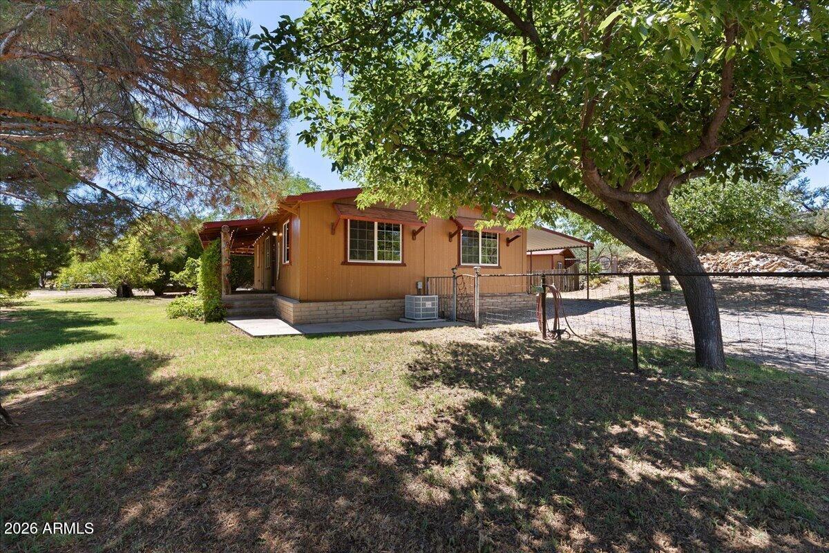 3081 E VERNON Avenue