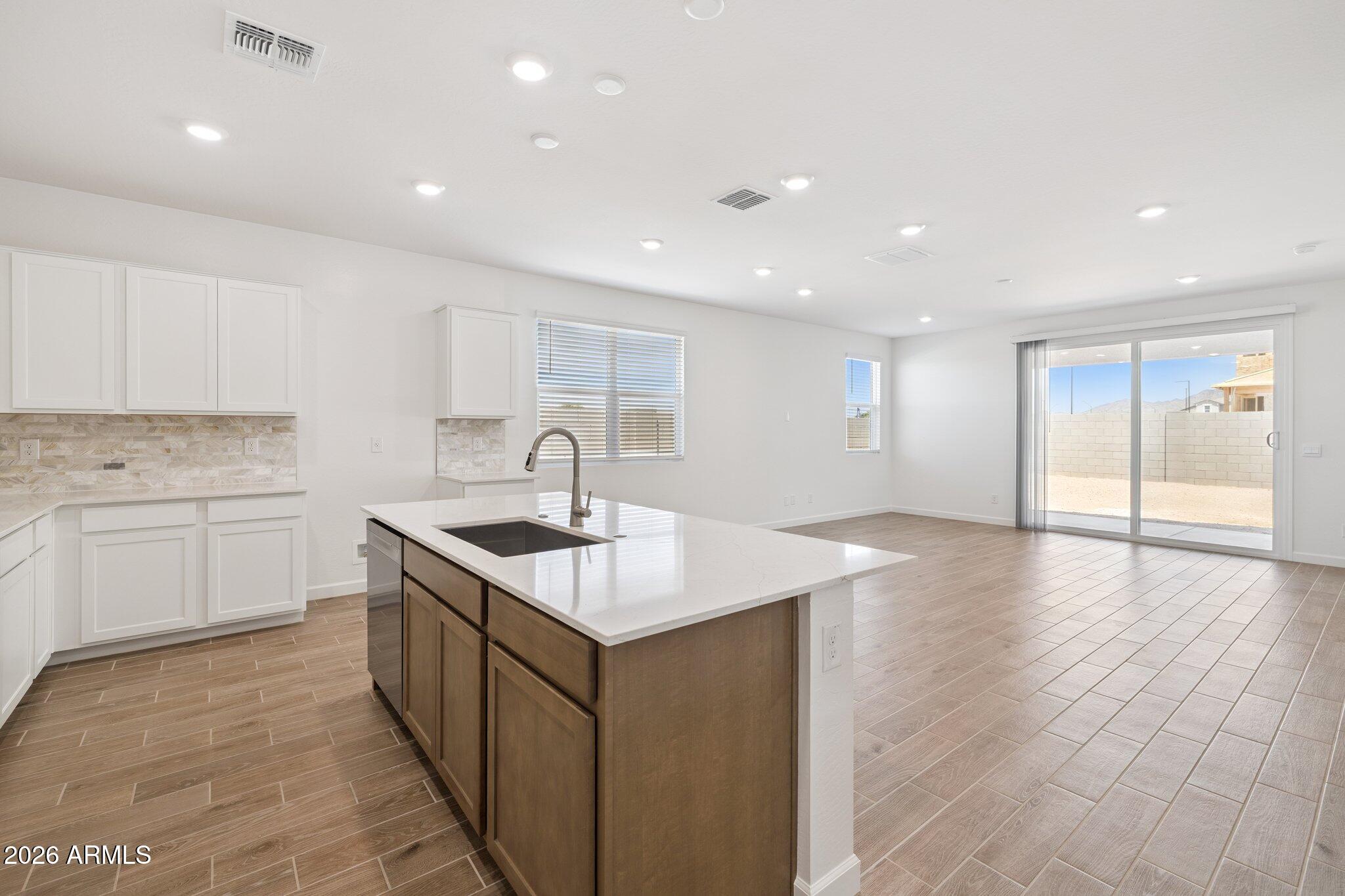 24225 W Atlantis Way