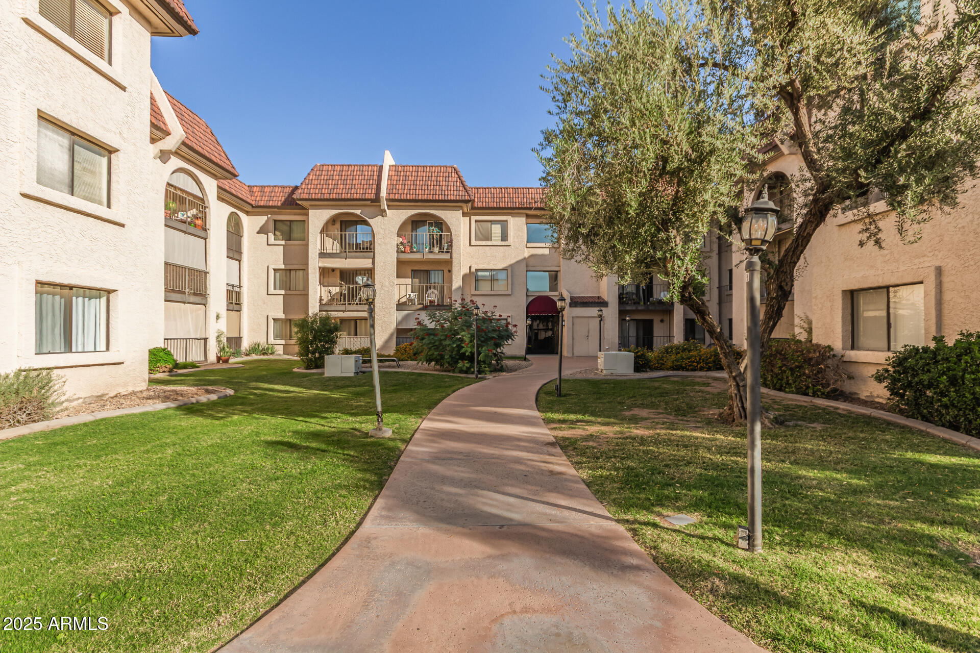 3033 E DEVONSHIRE Avenue 3028