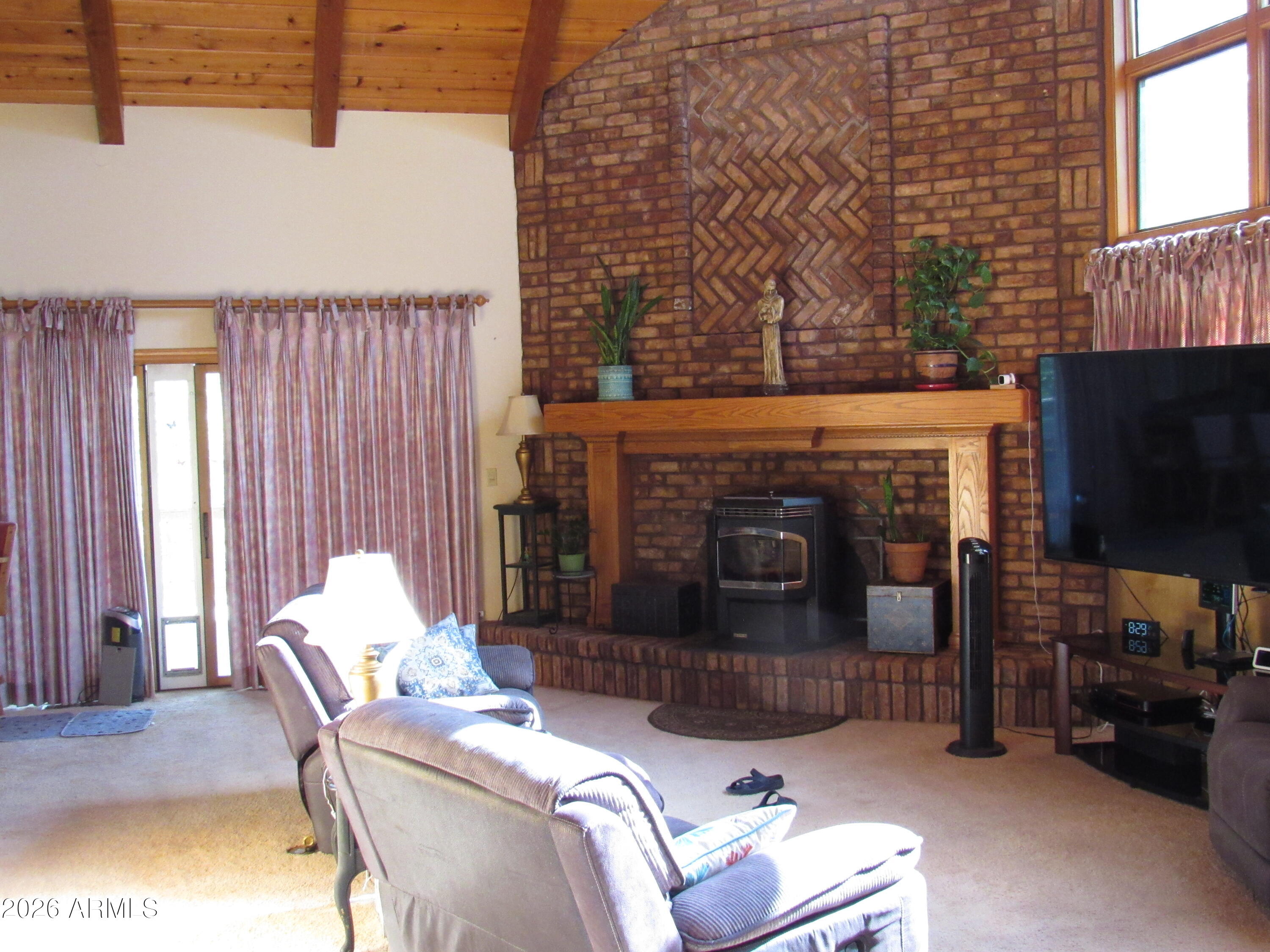 4863 N GENES Lane