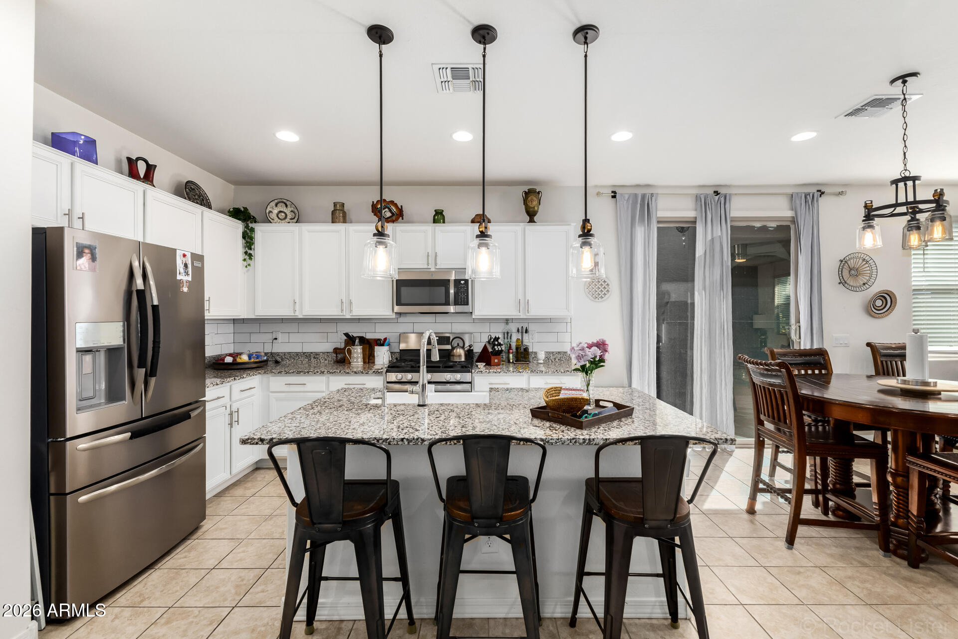 5813 W WARNER Street