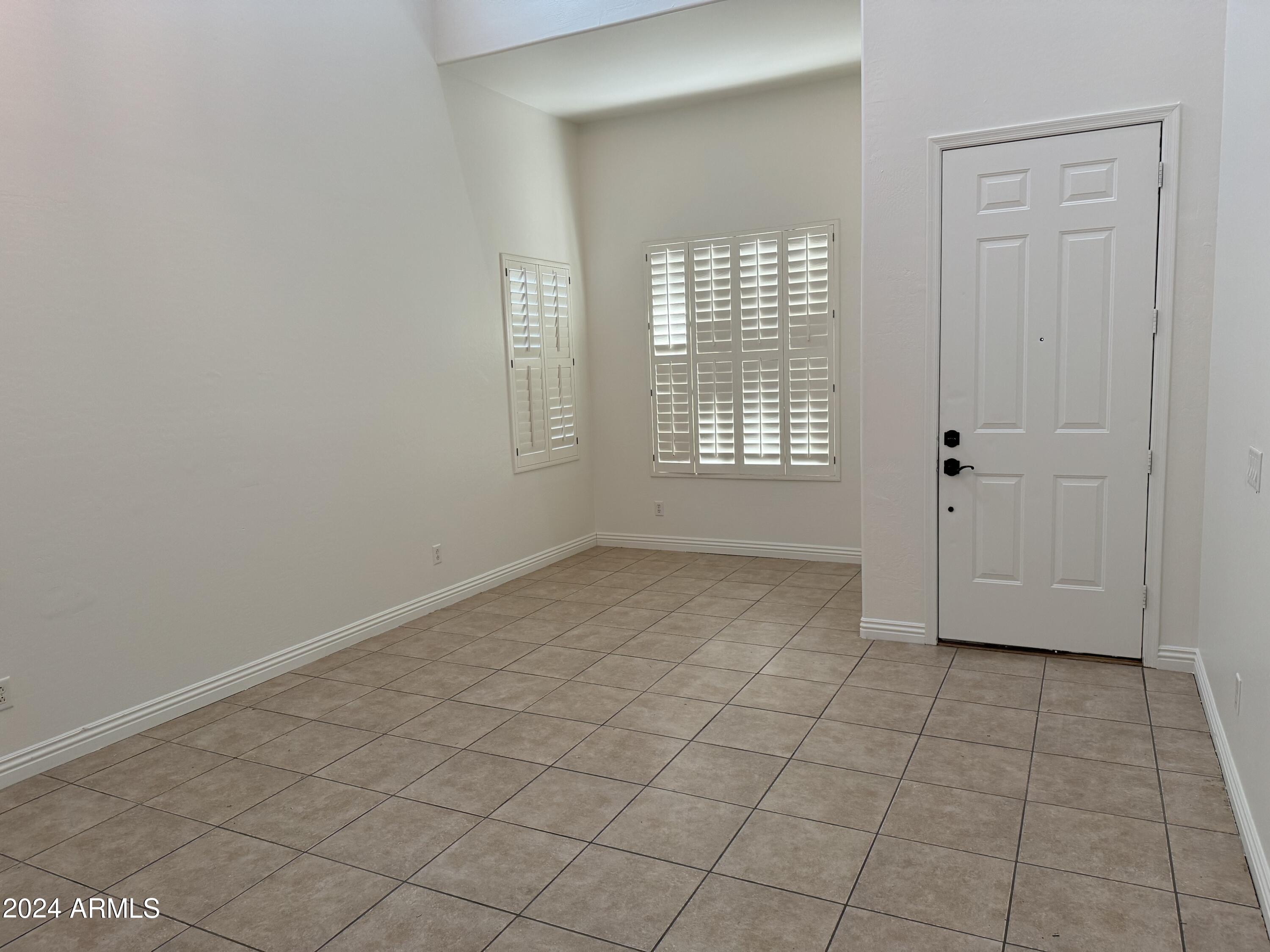 4576 E SUNDANCE Avenue