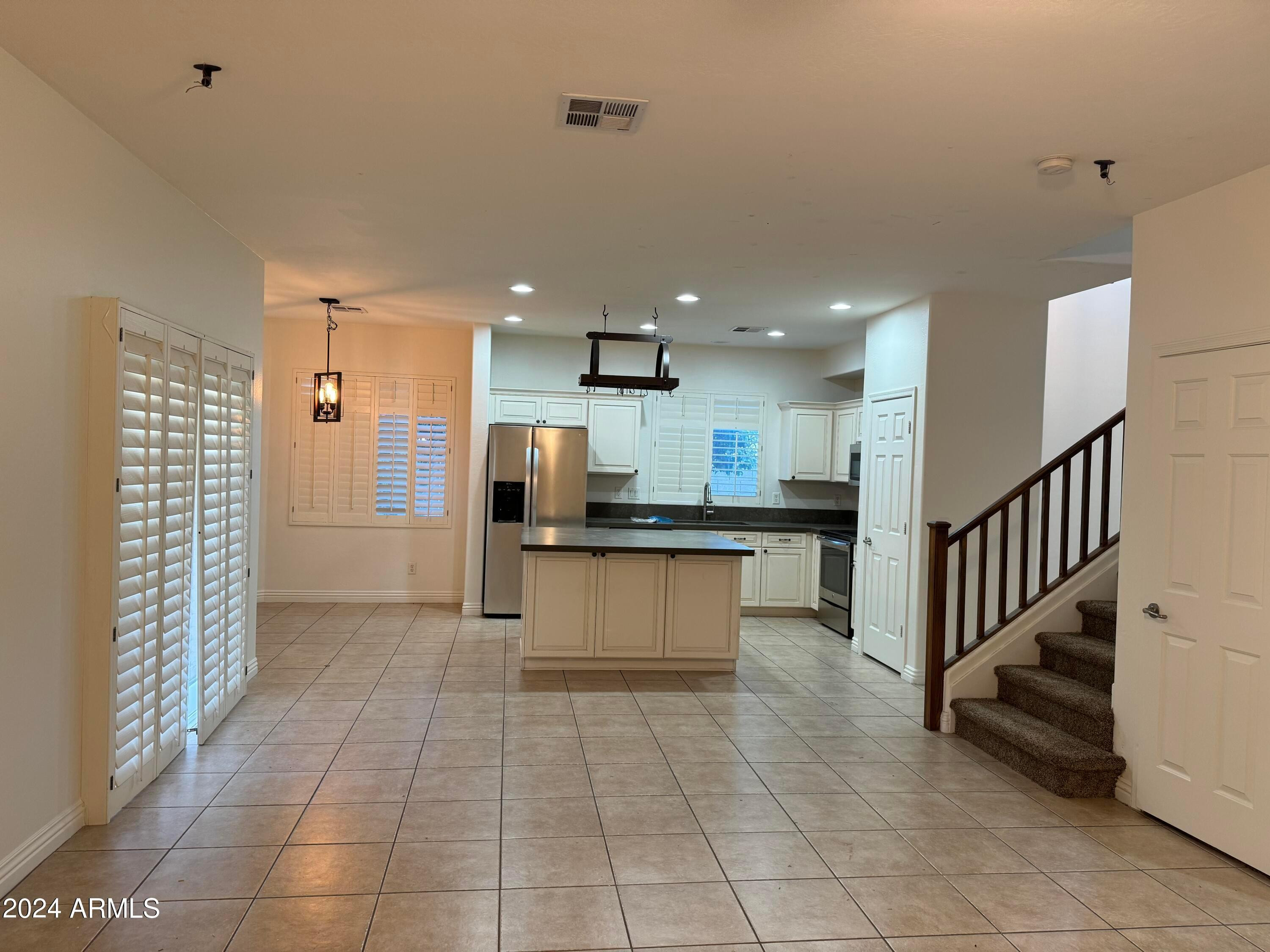 4576 E Sundance Avenue